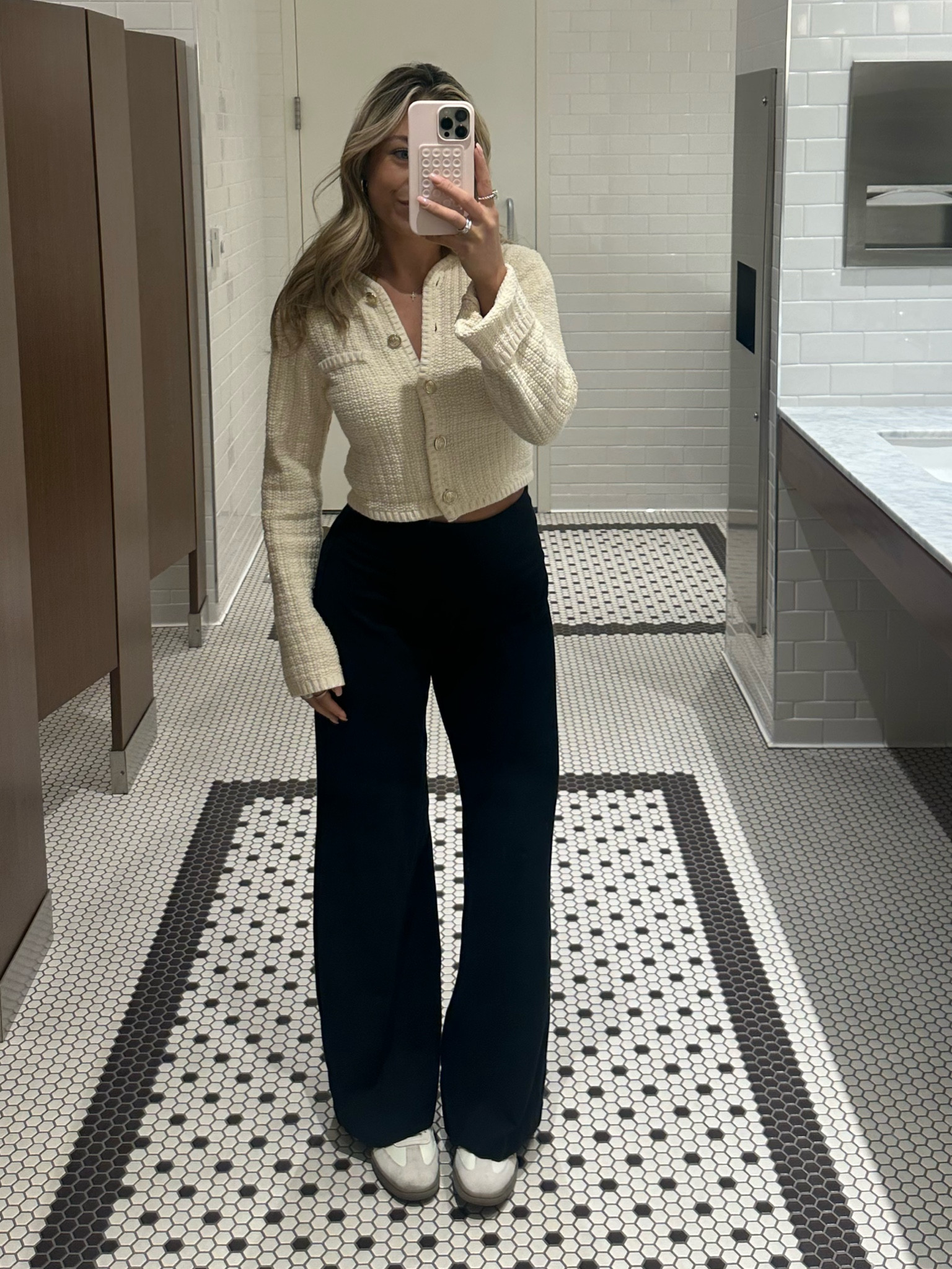 Work ootd! 👩🏼‍💻

Top is H&M but not made anymore! 

#LTKshoecrush #LTKworkwear #LTKstyletip