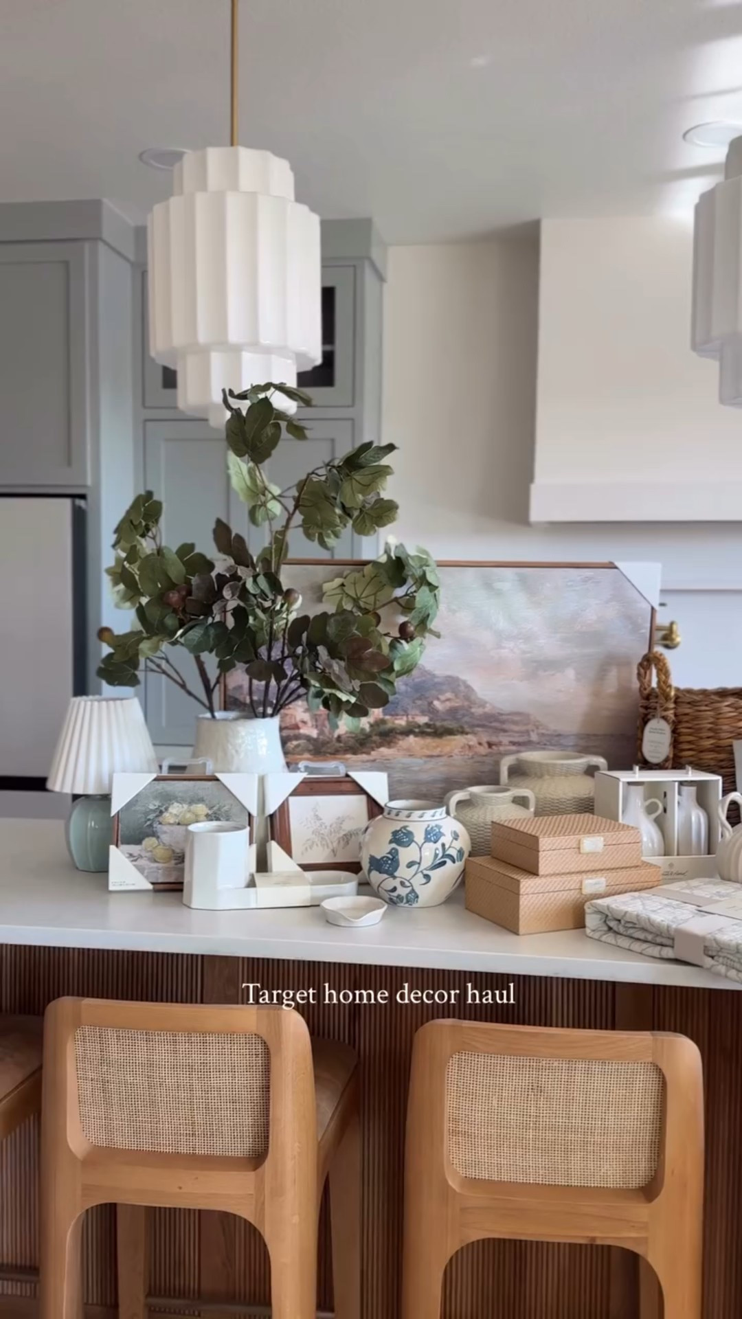 The new Target home decor is so good 🤌

#targethome #targethomedecor #homedecorating #targetfinds

#LTKFindsUnder50 #LTKHome #LTKSeasonal