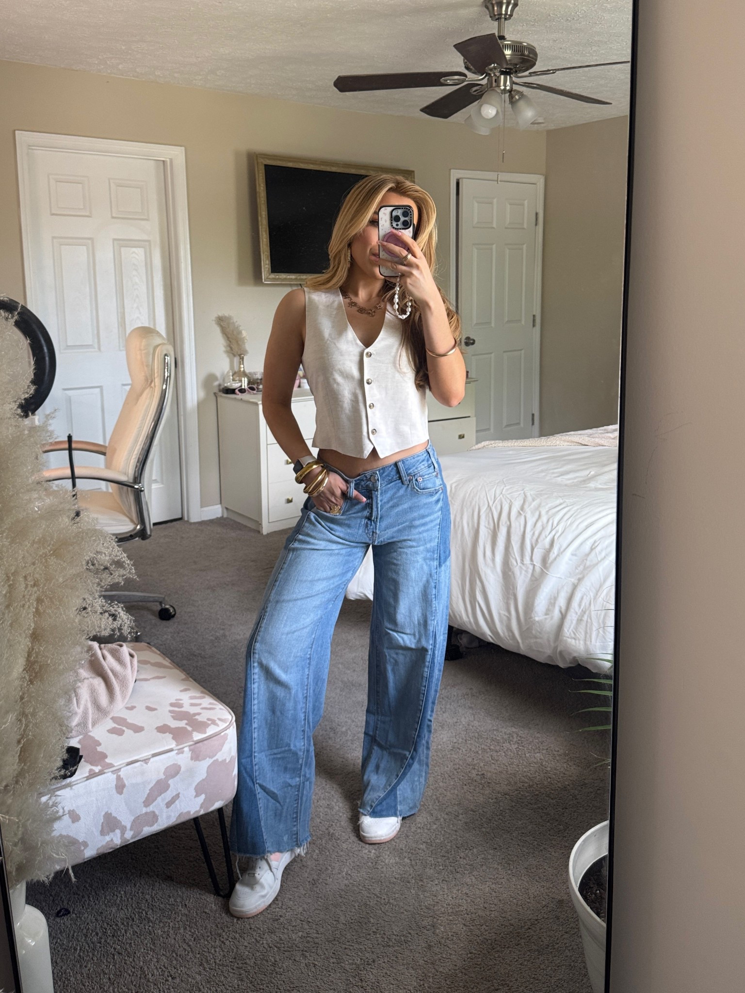 Dreamy low rise jeans in size 4 (they run big!) and small vest top 

#LTKFindsUnder100 #LTKStyleTip