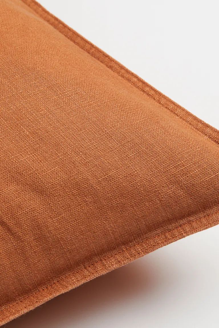 Premium SelectionCushion cover in washed linen with a concealed zip.CompositionLinen 100%Art. No.... | H&M (US)