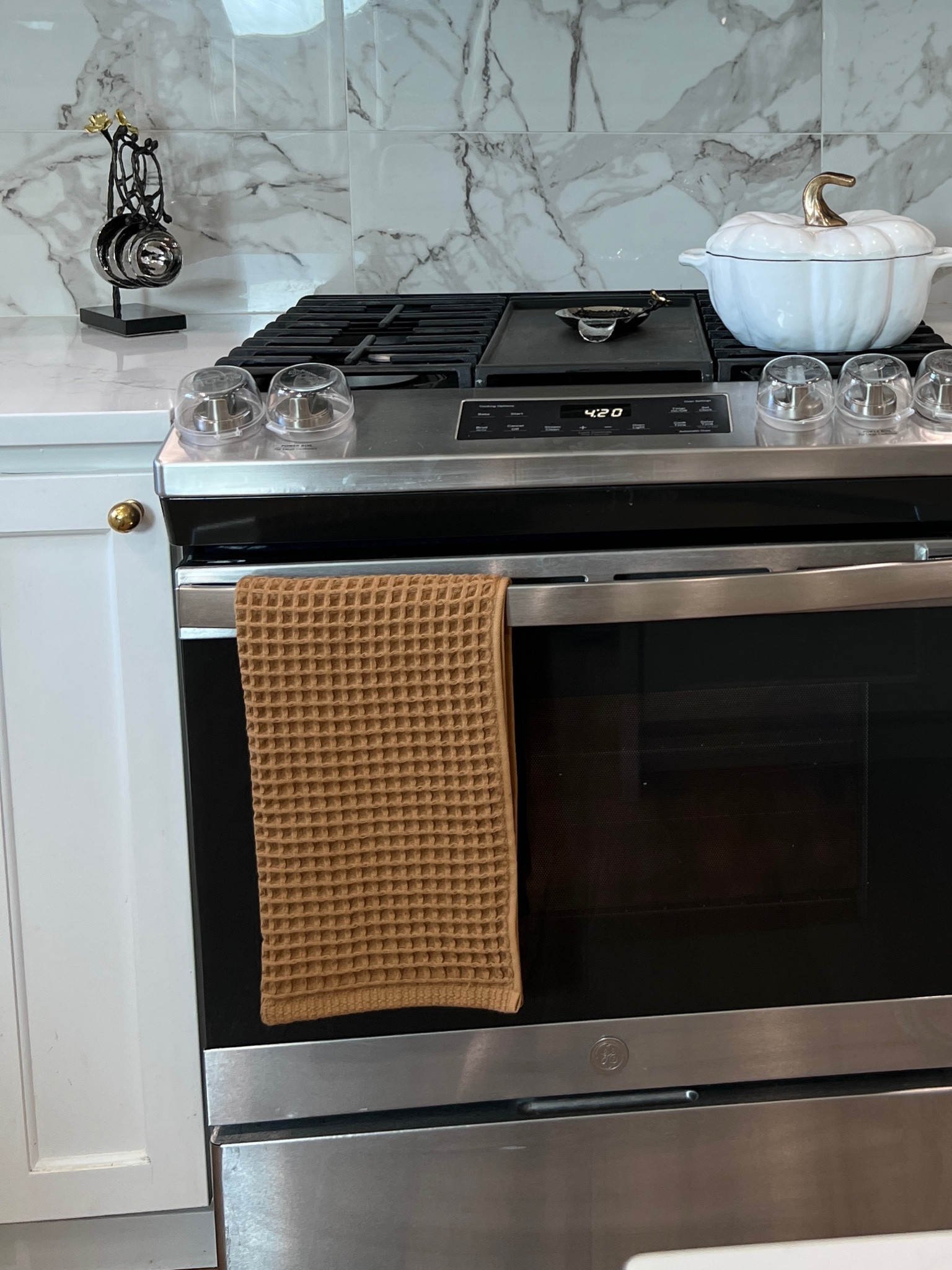 Fall Kitchen decor, waffle towels, Casaluna, Target, staub pumpkin pot, Michael aram, spoon rest, kitchen fall decorating ideas

New YouTube fall decor video out check it out(lovely at home) 

#LTKSeasonal #LTKstyletip #LTKhome