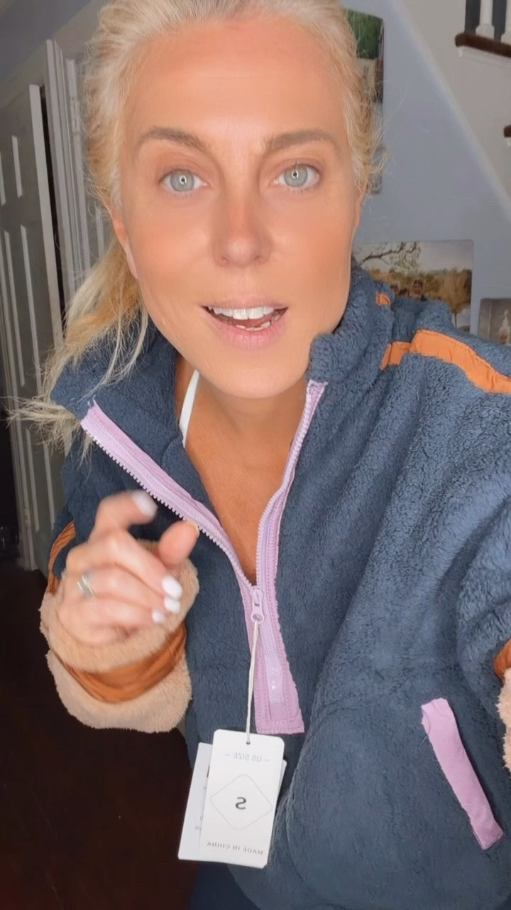 This fleece for women is available!!!!

#LTKootd
