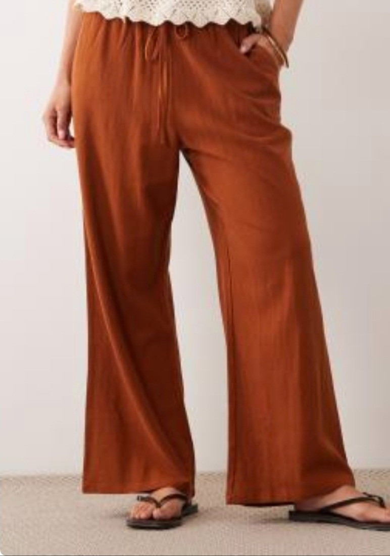 Petite linen trousers for summer. Heatwave hot summer outfits. Petite fashion.I share style for all women under 5'4/164cm! 

#LTKMidsize #LTKPetite