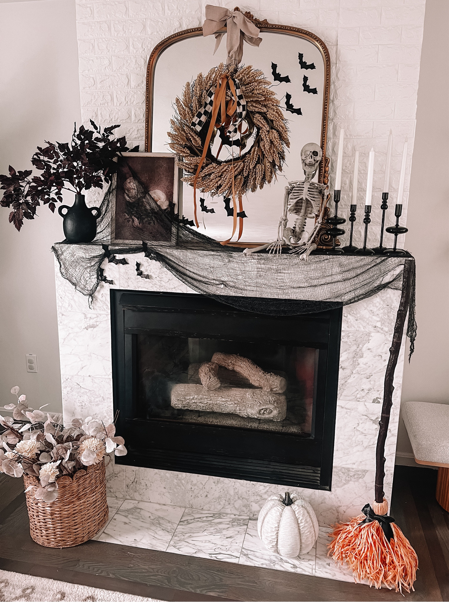 Spooky Season Decor 👻🖤🎃

#LTKHome #LTKHalloween #LTKSeasonal