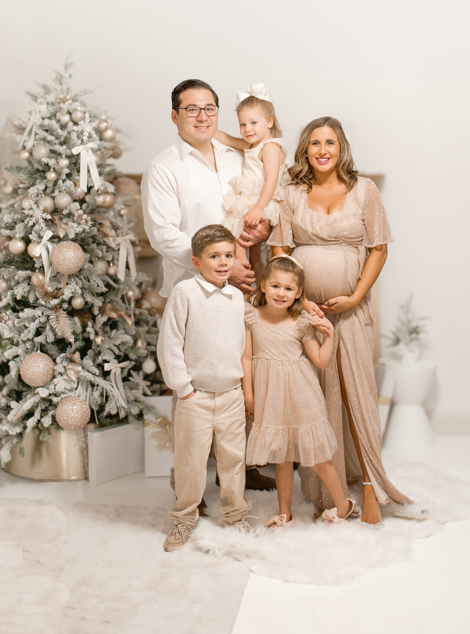 Family outfits, family photo outfits, family picture outfits, holiday family outfits, Christmas family outfits, bump friendly dress, neutral family outfits, holiday outfit, Christmas outfit, hair bow, wedding guest dress, wedding guest outfits 

#familyoutfits #familyphotooutfits #christmasfamilyoutfits #holidayfamilyoutfits #bumpfriendlydress 
