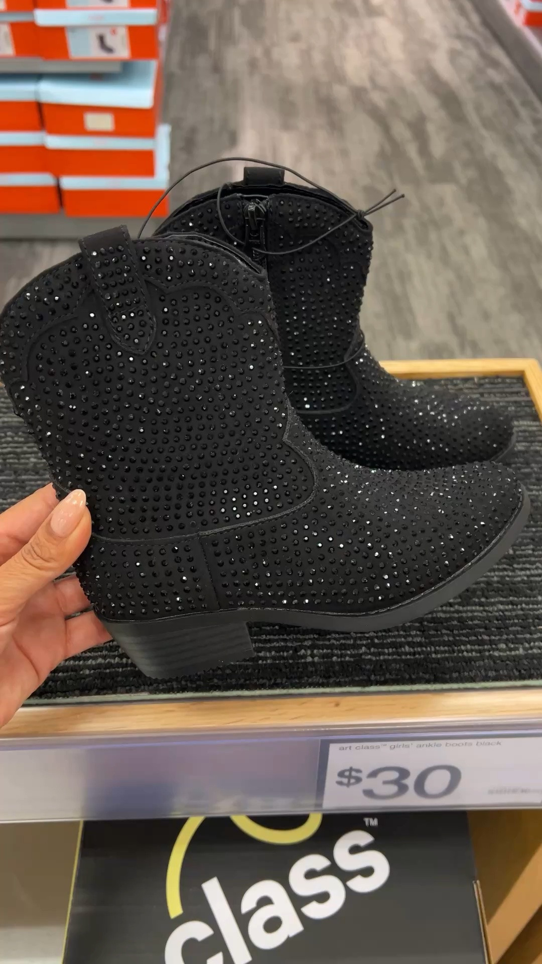 New kids boots at Target

Target finds, Target style, kids styles @Target

#LTKootd #LTKgrwm #LTKKids