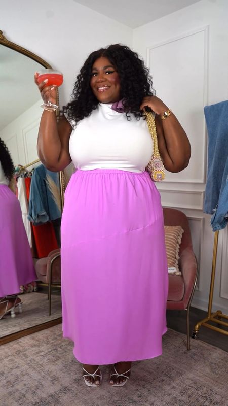 It’s giving Carrie Bradshaw✨ Seriously this look is iconic. That purple, I mean come on! I’m obsessed 🤍

Wearing XXL

plus size fashion, spring dresses, wedding guest dress, graduation dress, summer outfit inspo, style guide, plus size fashion, sale alert

#LTKFindsUnder100 #LTKPlusSize
