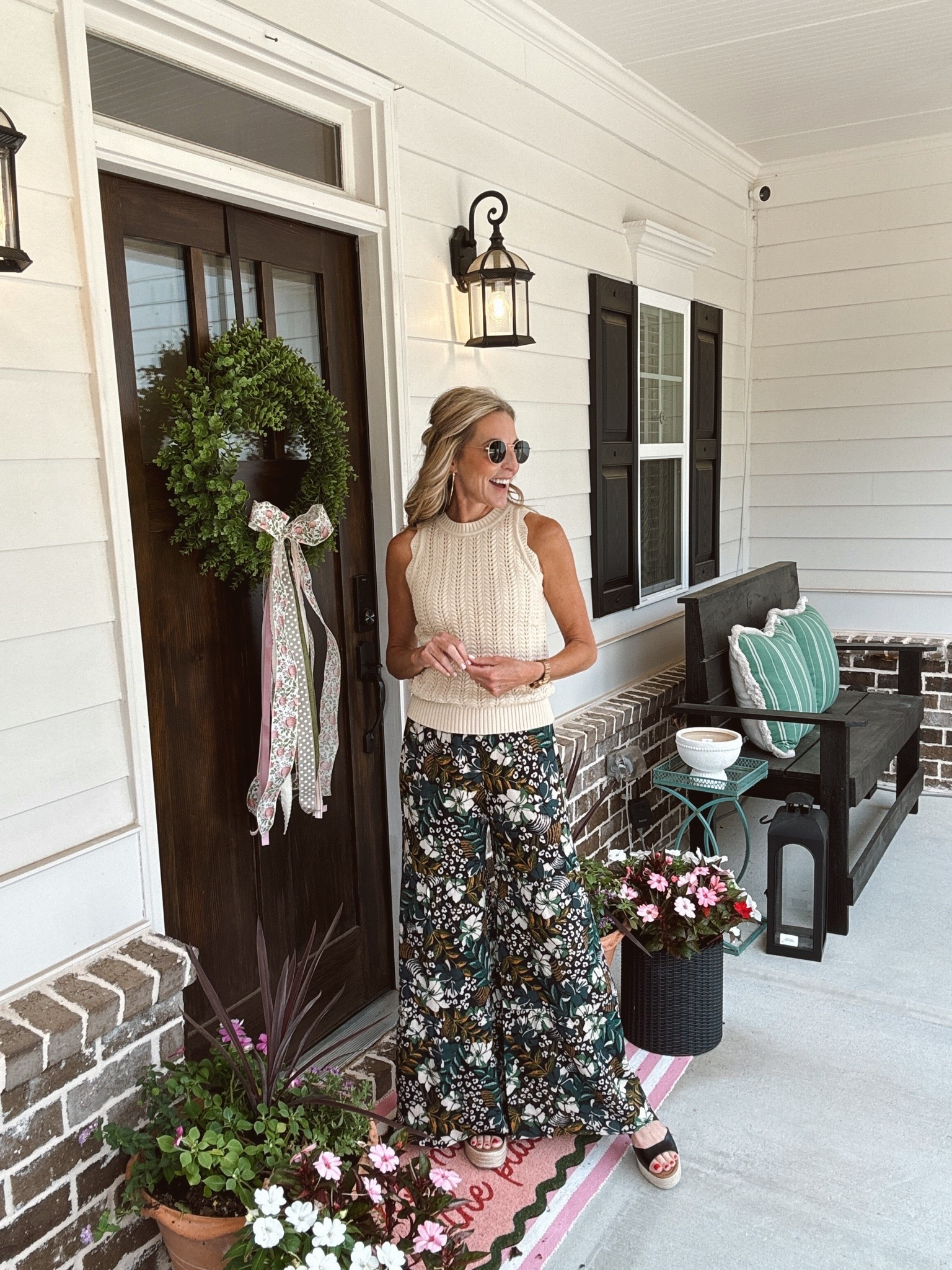 I am so in love with these Jessica women’s Modina pants in size extra small. They are so fun and perfect for teaching or life under $30. Looks great paired with this free assembly scallop sweater. Size XS
