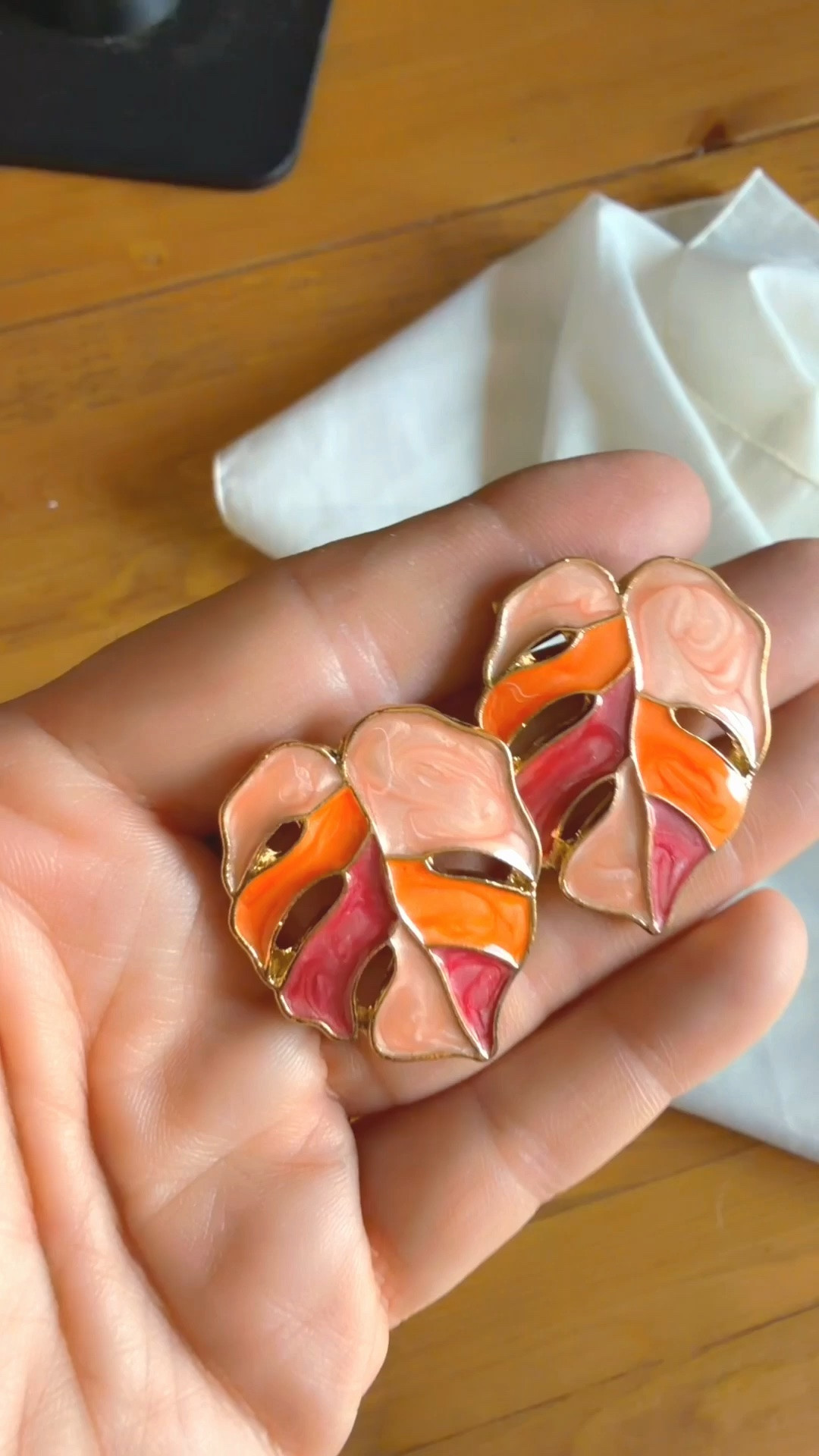 Tropical Chic | Colorful Monstera Enamel Earrings

Obsessed with these gorgeous colorful monstera leaf enamel earrings! With vibrant shades of pink, orange, blush, and a sleek gold outline, these statement earrings are the ultimate summer jewelry staple. Perfect for vacation outfits, resort wear, beach trips, or adding a pop of color to an everyday casual look!

Earring Style: Enamel earrings, monstera leaf earrings, tropical jewelry, statement studs, gold trim earrings, colorful drop studs.

Vibe/Occasion: Resortwear accessories, tropical vacation outfit, summer jewelry trend, beach vacation style, vibrant summer accessories, spring fashion.

Gift Ideas: Affordable fashion jewelry, gift for her, summer trend, colorful accessories.

#LTKshoecrush #LTKunder50 #LTKunder100 #LTKtravel #LTKstyletip #monsteraearrings #tropicaljewelry #statementearrings #enameljewelry #summeraccessories #resortwearstyle #vacationoutfit #summerfashion #boldjewelry #colorfulstyle #accessoriesoftheday 

 #LTKootd #LTKSeasonal