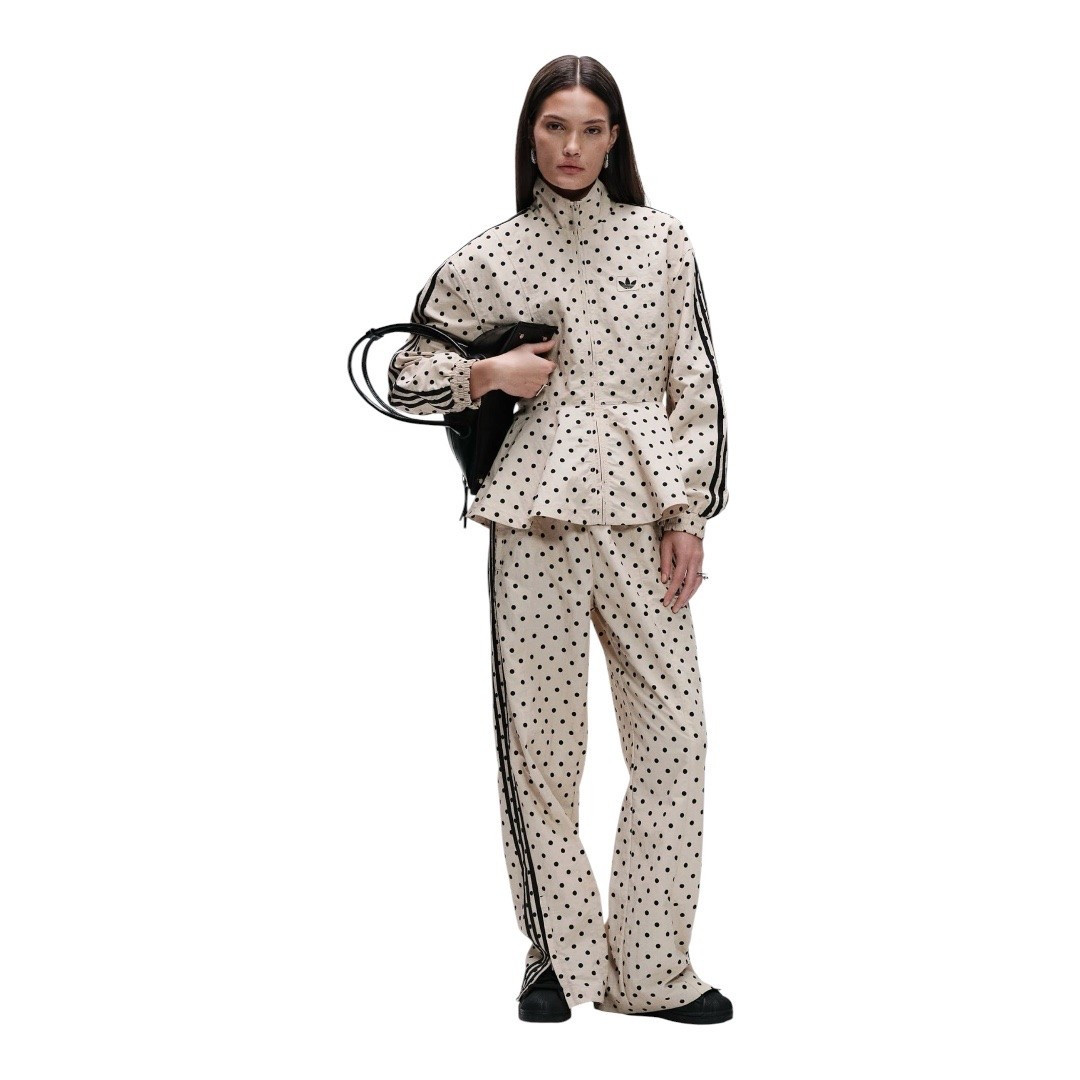✨ This Adidas set is EVERYTHING 🤍🖤
The polka dot print is so on trend, and paired with the iconic Adidas stripes, it gives the perfect sporty-chic vibe. Comfortable, stylish, and effortlessly cool — the kind of outfit that turns heads everywhere 😍

Definitely one of those looks that makes you feel put together while staying comfy all day. ✨

#Adidas #AdidasOriginals #SportyChic #OOTD #PolkaDots #FashionFinds #TrendingStyle

#LTKU #LTKSeasonal #LTKootd