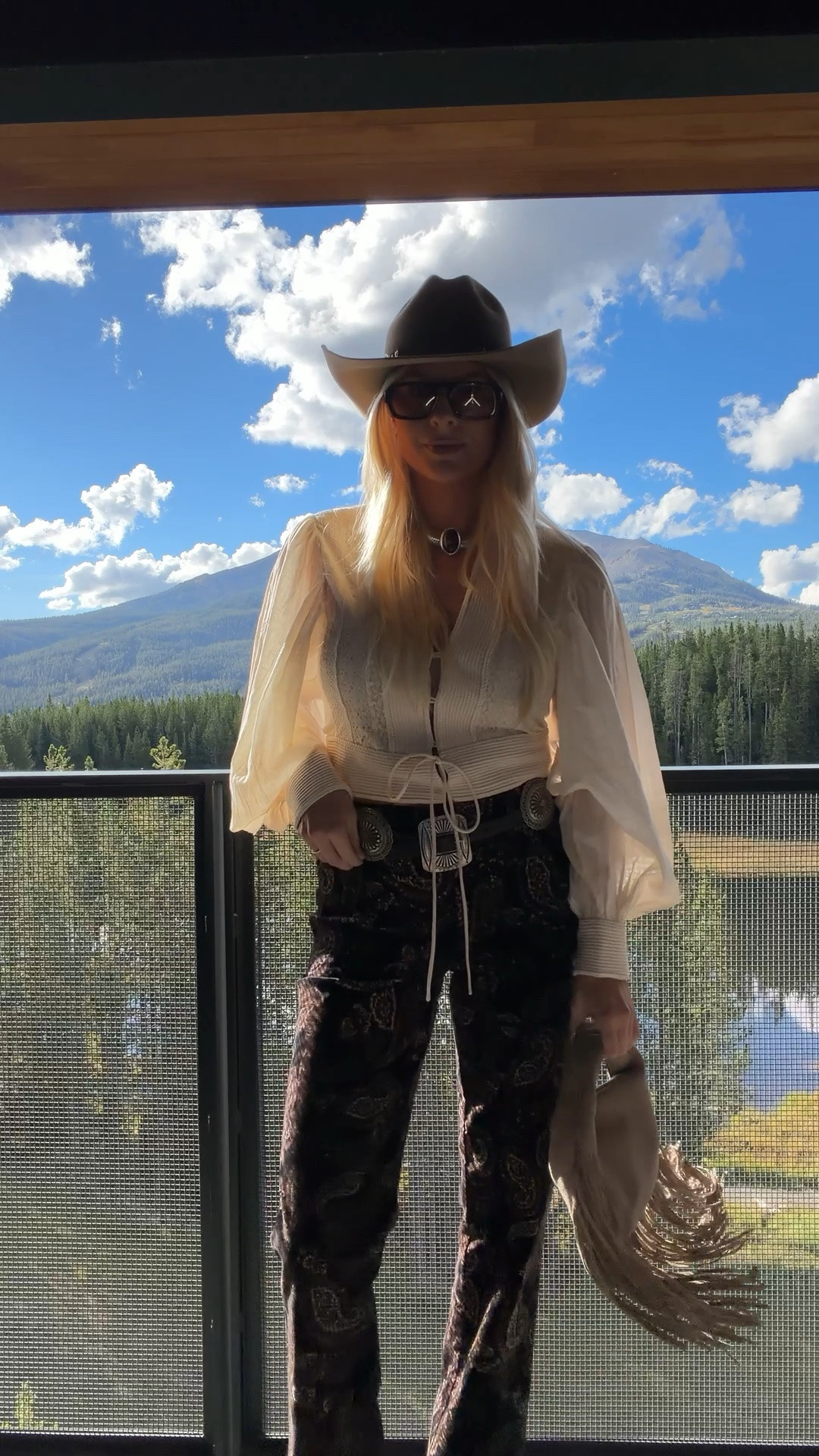 SIZE: 6 in top, 28 in jeans, shoes run tts, linked similar hats. Lip liner - almond, lip stick - blaz’d donut, gloss - White Russian #kathleenpost

Mountain vacay vibes, Montana outfit Inspo, Aspen outfit Inspo, fall fashion

#LTKootd #LTKSeasonal