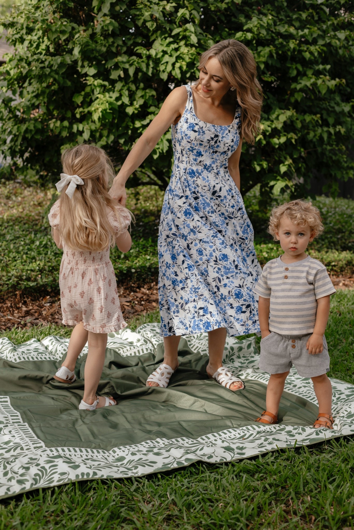 Blue + white + florals for spring 🌼 

#LTKHome #LTKFindsUnder50