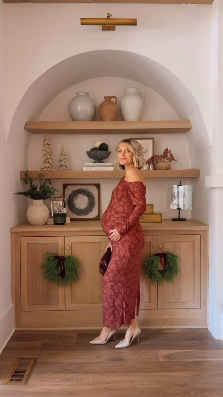 This dress is perfect for a dressy holiday party! It works so great with the bump! Wearing size medium to accommodate the bump. 

Loverly Grey, Amazon find, Amazon fashion, holiday dress, maxi dress, maternity dress, bump friendly dress, holiday party dress, Christmas party dress 

#LTKParties #LTKHoliday #LTKStyleTip