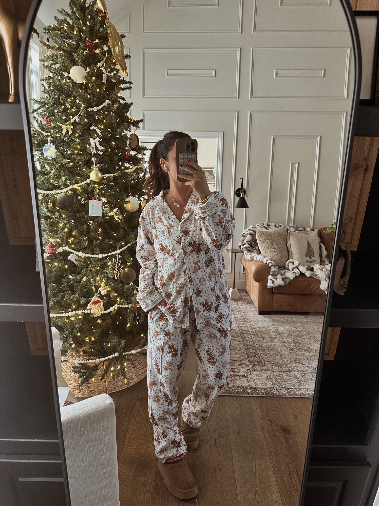 Amazon gingerbread pajamas

#LTKHoliday #LTKSeasonal #LTKStyleTip