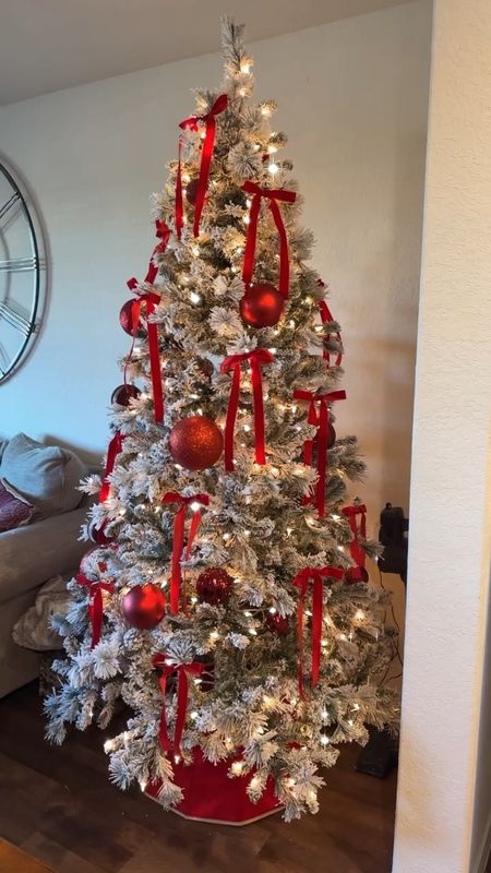 Christmas tree // red classic Christmas tree // red velvet ribbon

#LTKhome #LTKHoliday #LTKSeasonal