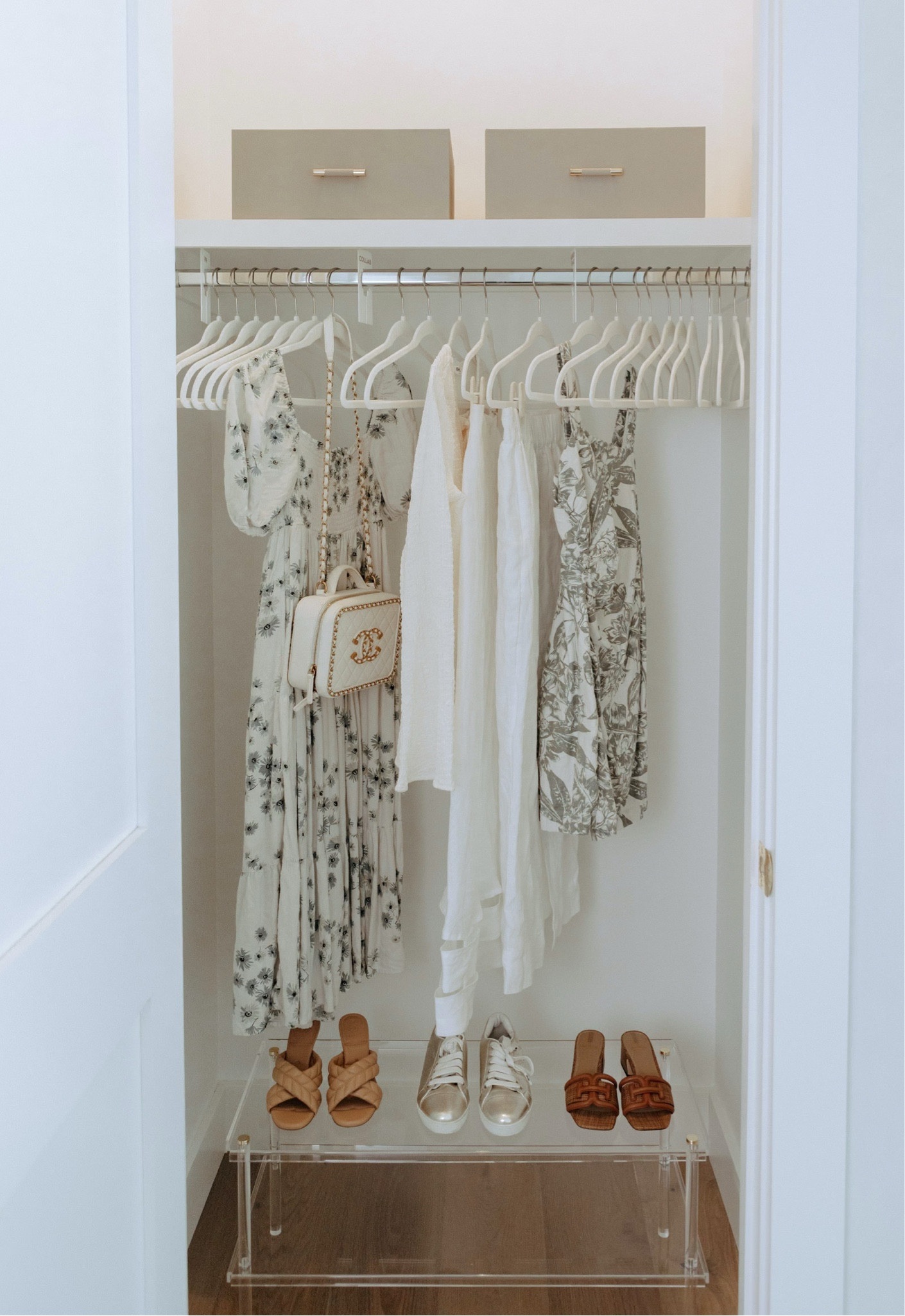 Transform your space into a stylish haven like Emily Travis 🧥✨