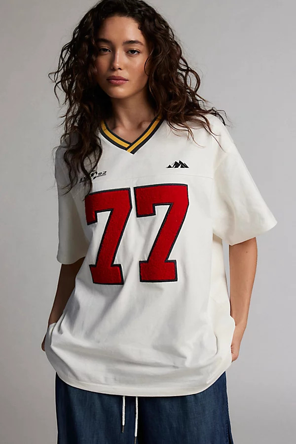 Cario Oversized V-Neck Jersey Tee in Ivory, Women's at Urban Outfitters | Urban Outfitters (US and RoW)