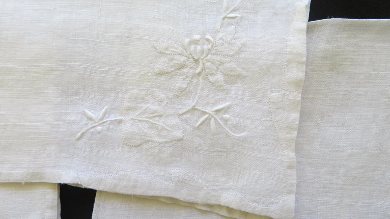 FOUR 4 Large Vintage White Napkins, Appliqued, Fine Table Linens, Tea Party, Gifts - Etsy | Etsy (US)