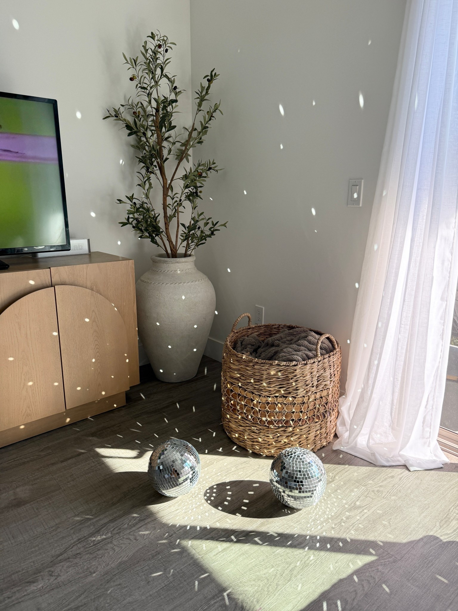 If you don’t have a disco ball, wyd?

#LTKHome