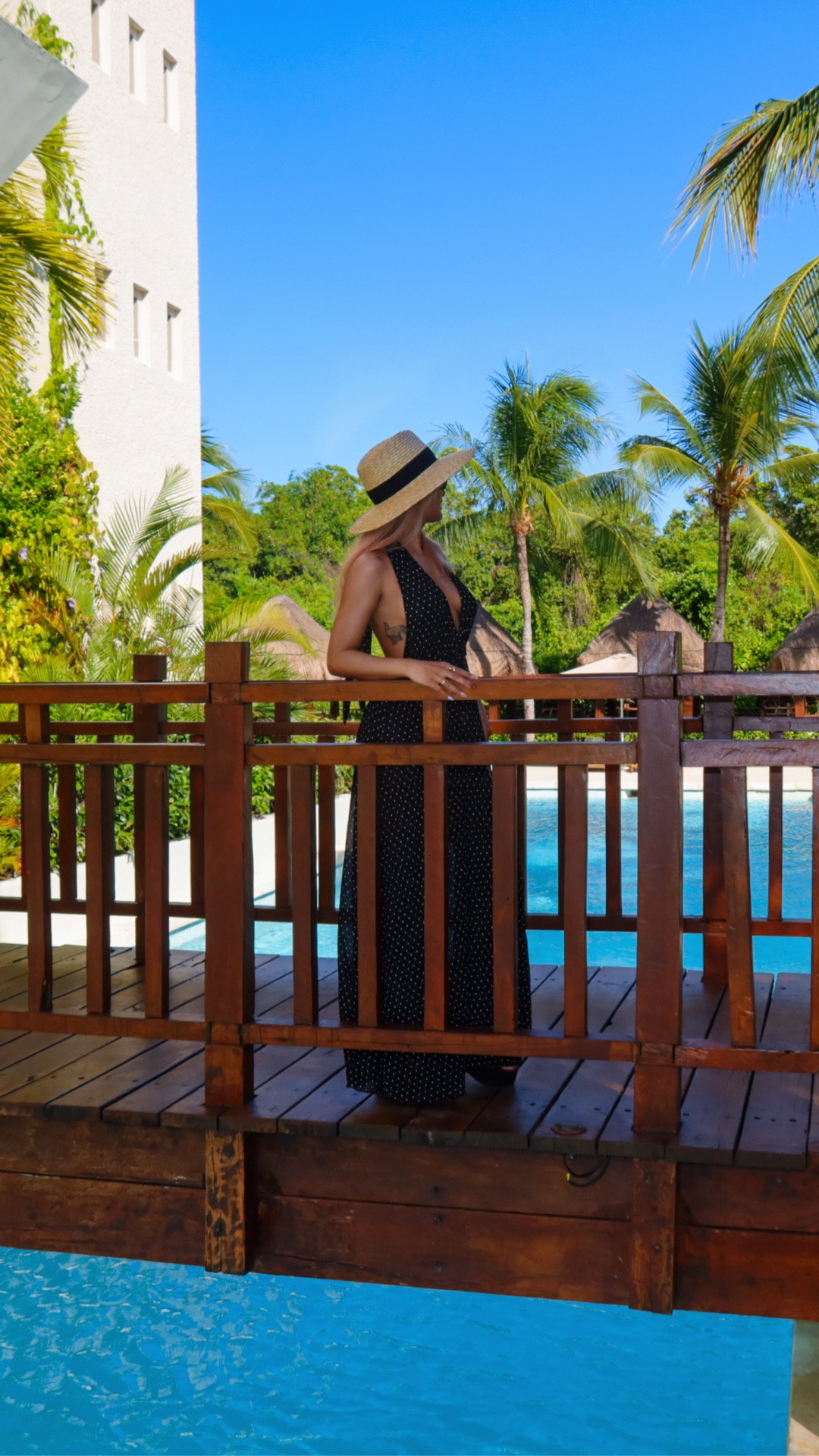 nowhere i’d rather be swept off my feet 🏖️🌊🇲🇽

#couplereels #coupletrend #coupletravel #vacationreels #travelreel