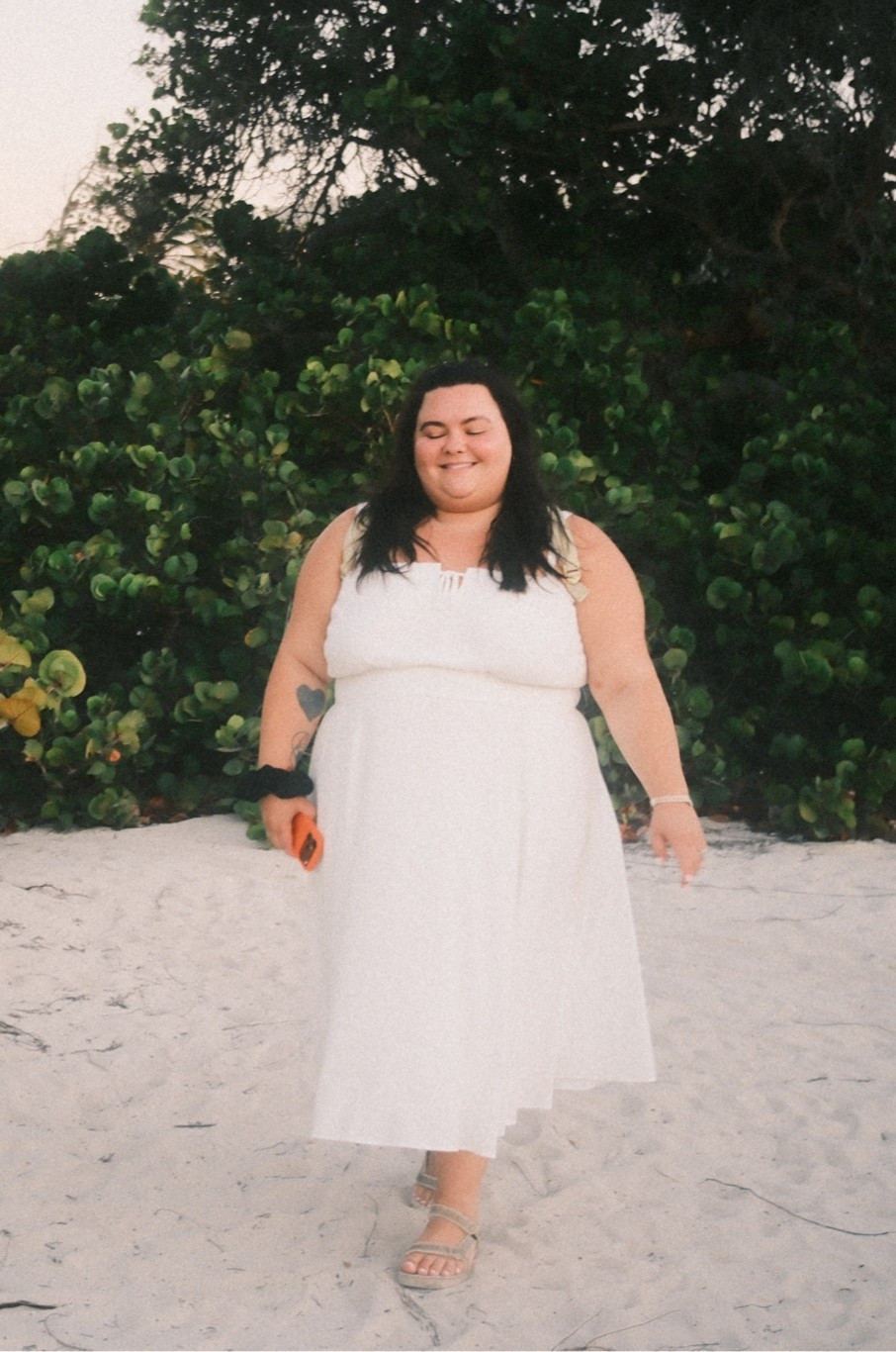 Plus size white midi dress size 2

#LTKPlusSize #LTKMidsize #LTKPetite