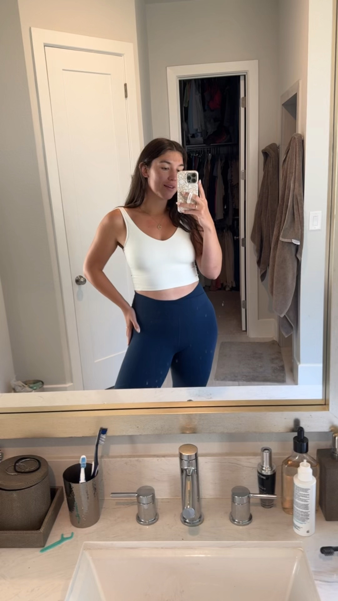 Some of my favorite workout pieces! I have this top and these leggings in so many colors & they’re so affordable!

Affordable workout outfit, midsize fashion, fitness, leggings, workout top, workout tank

#LTKMidsize #LTKFindsUnder50 #LTKFitness