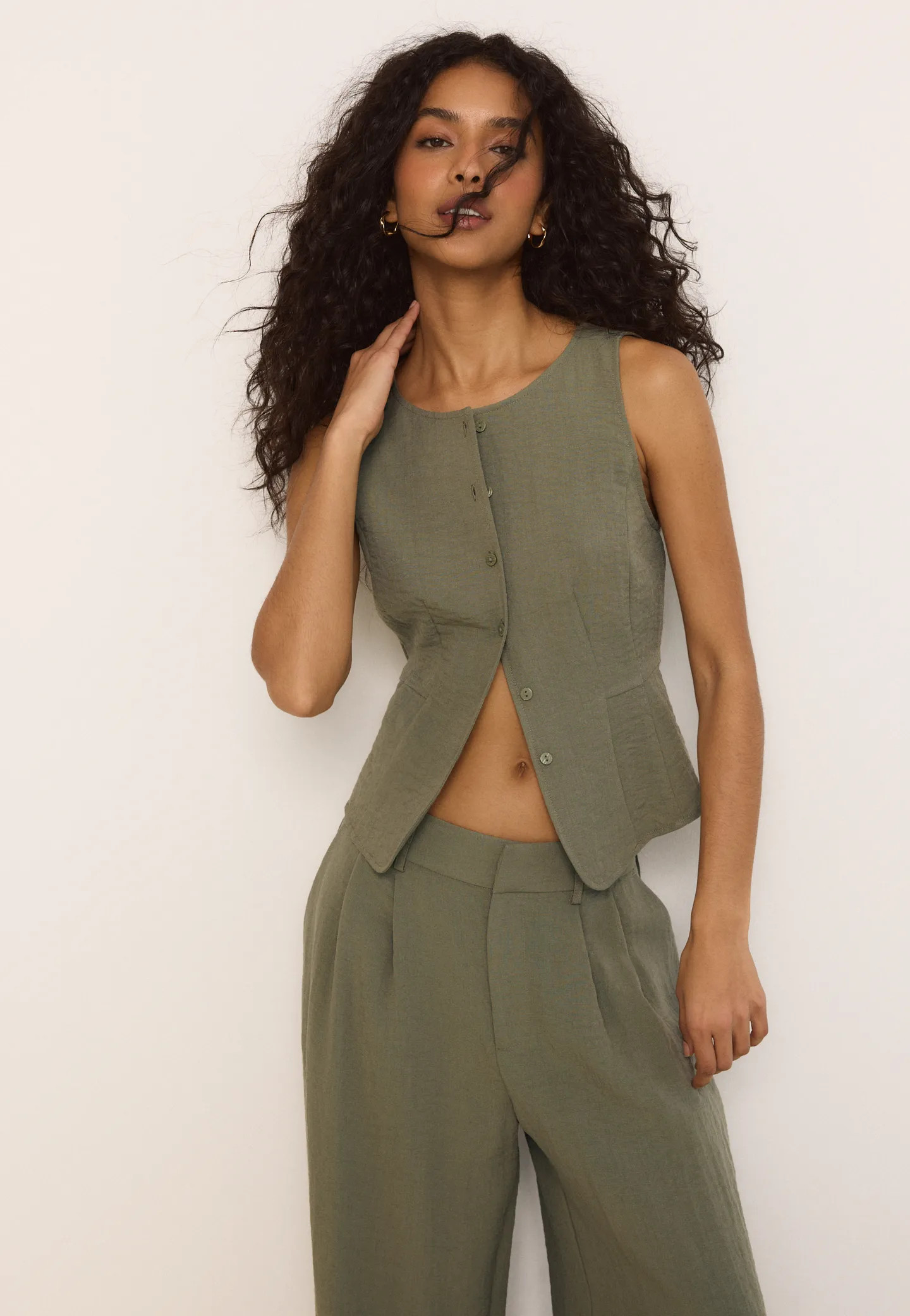 Buttoned waistcoat - Women's fashion | Stradivarius United Kingdom | Stradivarius (UK)