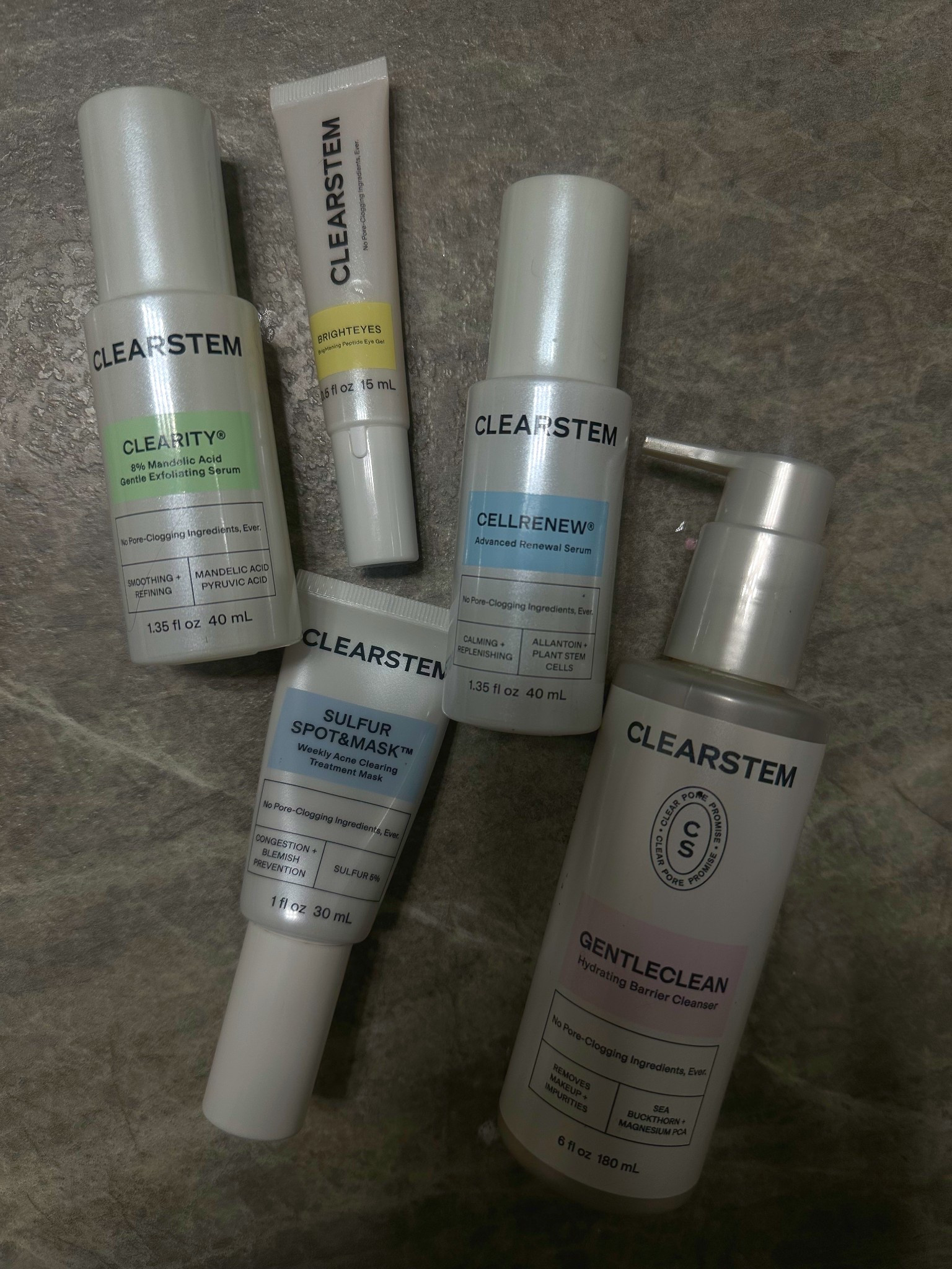 MY STAPLES 🩵

#LTKootd #LTKselfcare #LTKdayinmylife