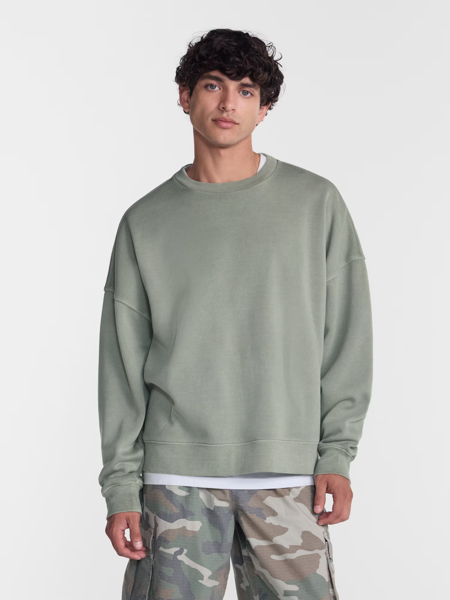 No Boundaries Crewneck Fleece Sweatshirt with Long Sleeves, Men's XS-4XLT | Walmart (US)