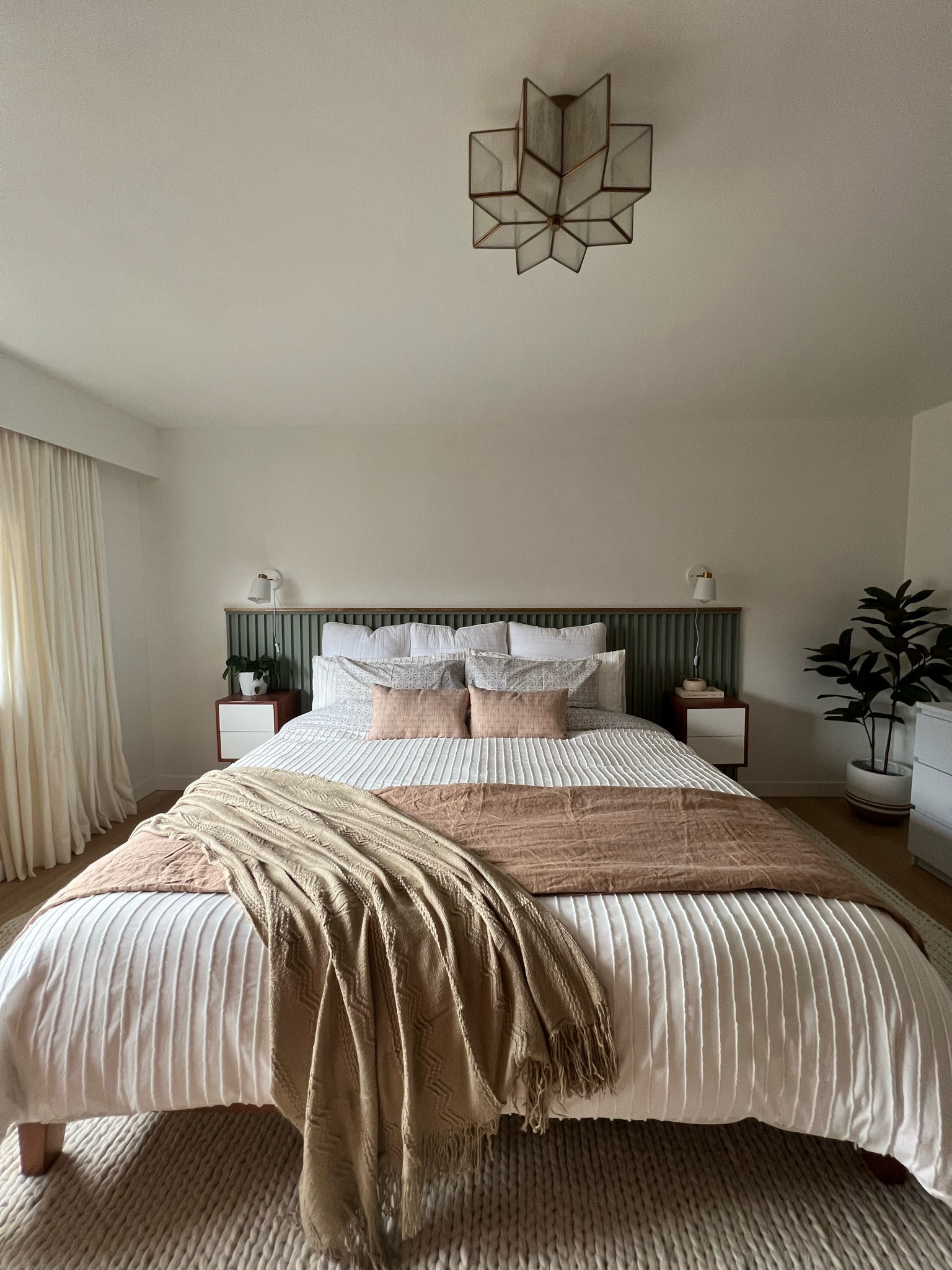 Bedroom refresh

Throw blanket, cozy bedroom, duvet set, boho duvet set, cozy duvet set, duvet cover, linen sheets, boho sheets, Scandinavian sconce, modern sconce, white sconce, gold sconce wall sconce, retro light, star light, flush mount light, faux tree, faux rubber tree, faux ficus 

#LTKSale #LTKhome #LTKFind