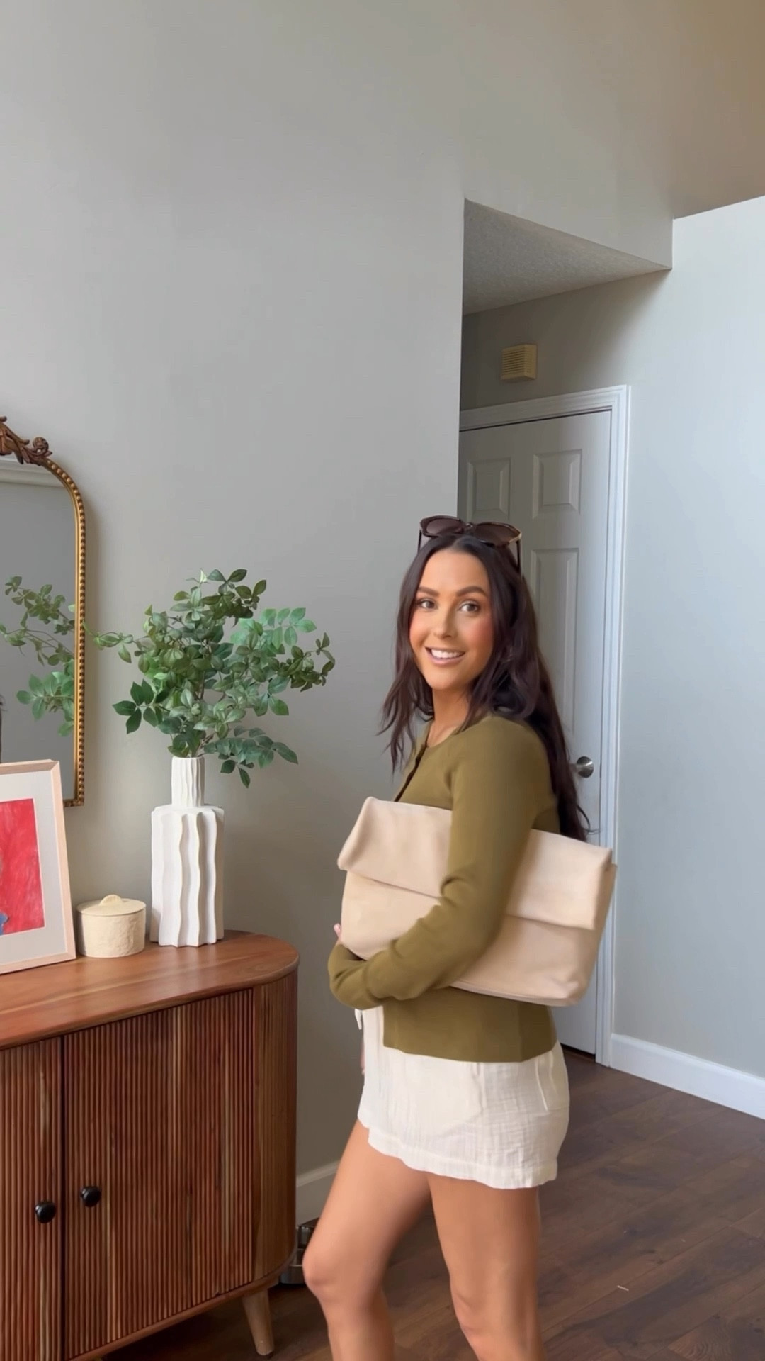 You guys have to check out all the cute bags from Moda Luxe! This one is perfect to dress up or down, for day or night! I love the soft suede material and the chic gold strap. 

#modaluxe #modaluxebags #modaluxemuse 

#LTKootd #LTKgrwm #LTKmomlife