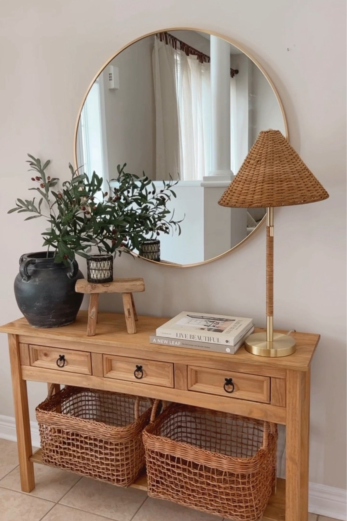 Organic earthy entry way styling!

Home decor | neutral home decor | Canadian home decor finds | 

#LTKcanada #LTKsale #LTKhome