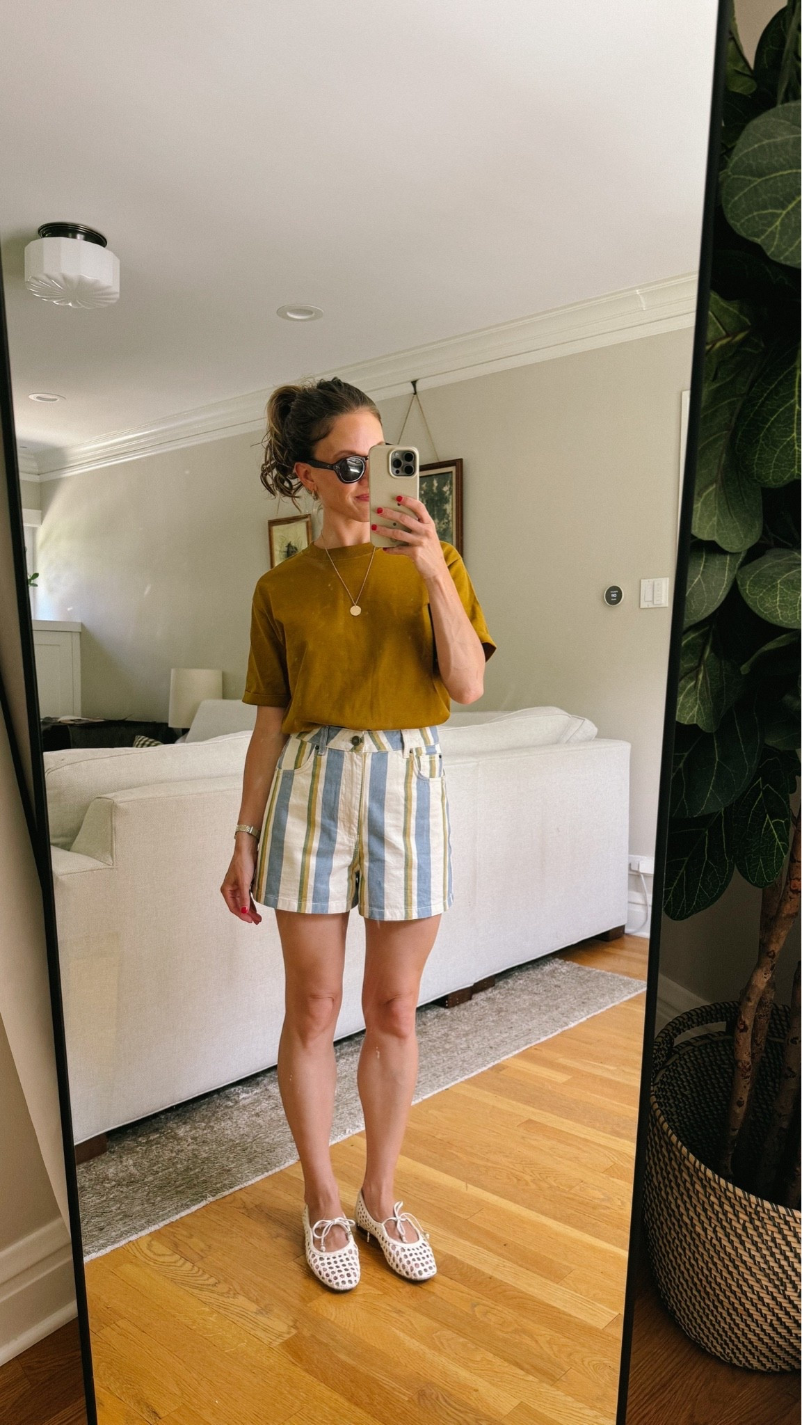 OOTD // 6.13

Sèzane tee, XS, TTS. Sèzane shorts, 4, I sized up. Sam Edelman flats, TTS. Quince sunglasses.

#LTKSeasonal #LTKOver40 #LTKPetite