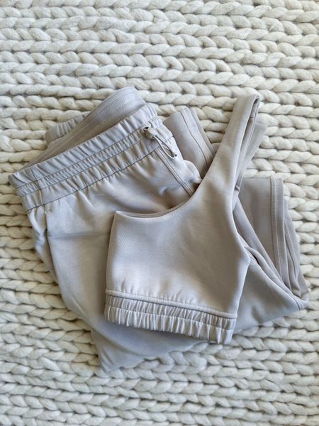 The cutest matching set from lululemon — l love the cinch detail on both the pants & bra & this color is perfection with a tan 

Softstreme - Lululemon - Loungewear 

#lululemon #athleisure #travel #set 

#LTKtravel #LTKfitness #LTKstyletip