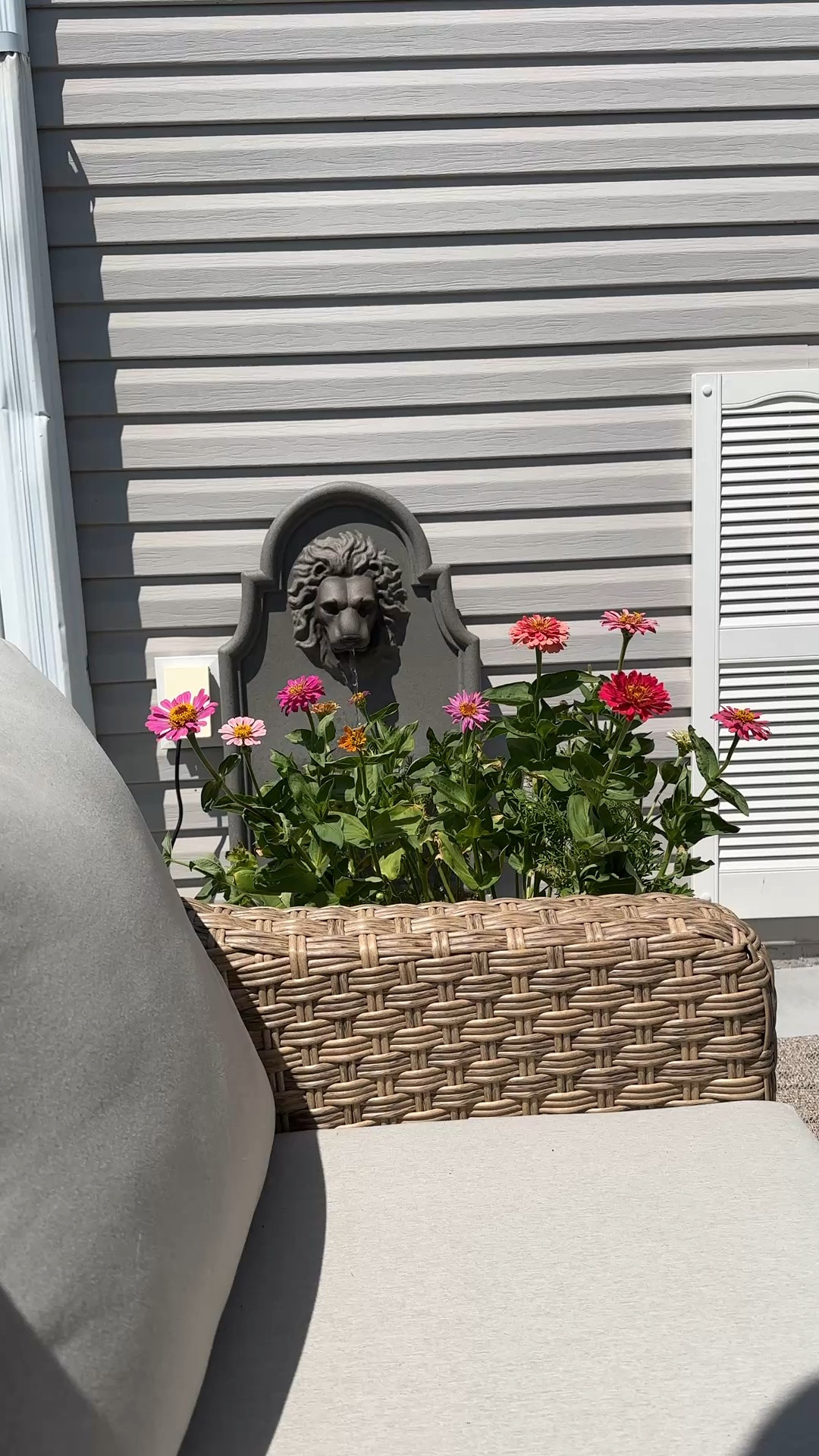 This is your sign to buy the lion fountain for your patio or garden 😍😍

#LTKSeasonal #LTKHome