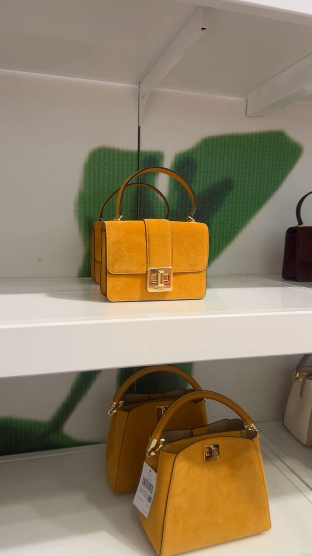 …I did indeed get all 3 colors 🤫 Don’t tell my hubby LOL Something about suede handbags has me in an absolute CHOKEHOLD lately! 🤦🏾‍♀️ #suedehandbags #fallstyle #shopwithme

#LTKSaleAlert #LTKStyleTip #LTKItBag