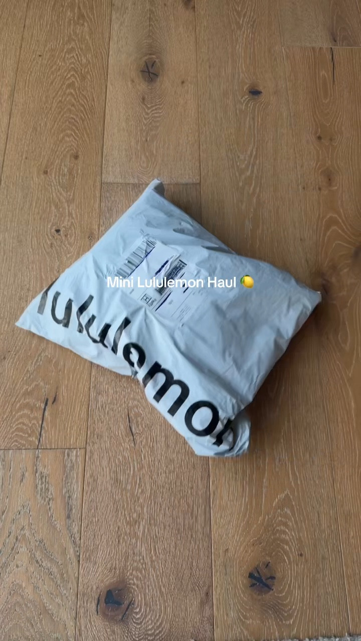 Mini lululemon haul 🍋🖤 so excited to try out this new polka flocked set! I will have these 🔗 on my LTK! 

#LTKActive #LTKU #LTKGiftGuide
