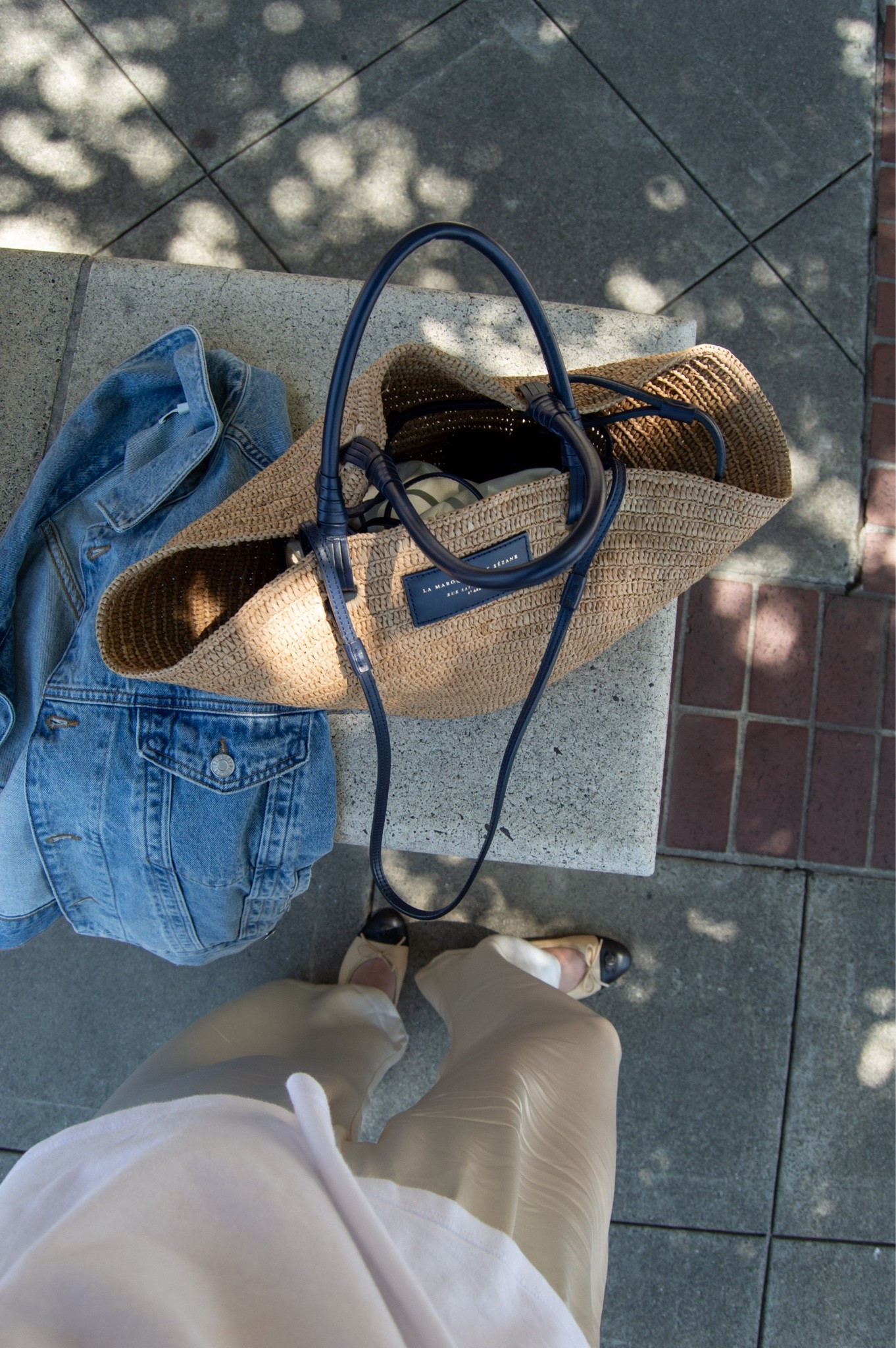 Summer basics 

White tee, ivory satin pants, Sézane basket bag 

Summer style, summer outfit, summer pants, casual chic outfits