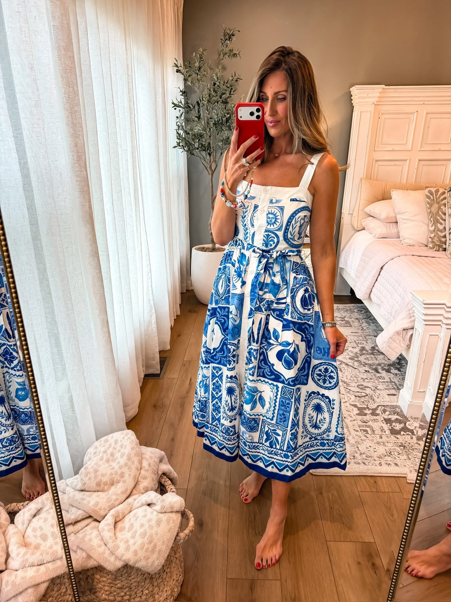 This blue and white printed midi dress is effortlessly chic for summer days. The classic print and flattering fit make it perfect for brunch, garden parties, or casual weekend outings. Pair with neutral sandals and simple jewelry for a polished, timeless look that’s easy to wear anywhere.

blue and white midi dress, printed summer dress, casual chic outfit, brunch outfit ideas, garden party look, neutral sandals, effortless summer style, versatile midi dress, themominstyle

#LTKootd #LTKTravel #LTKSeasonal