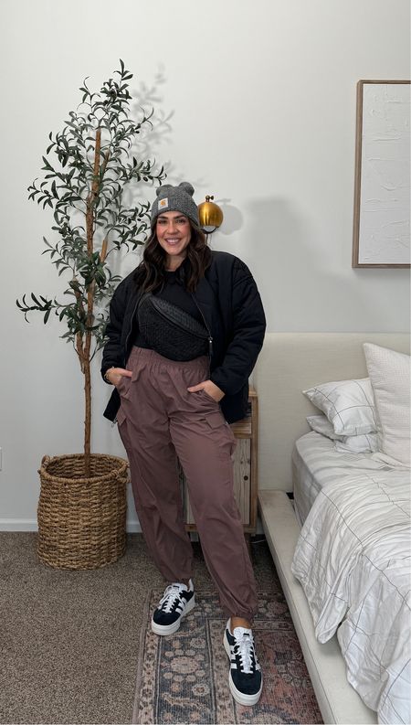 the coziest Athleisure wear you never wanna take off 
winter casual mom outfit perfect for running errands or the gym! 

I’m wearing size large in tops and medium in bottoms! 



#LTKmidsize #LTKSeasonal #LTKstyletip