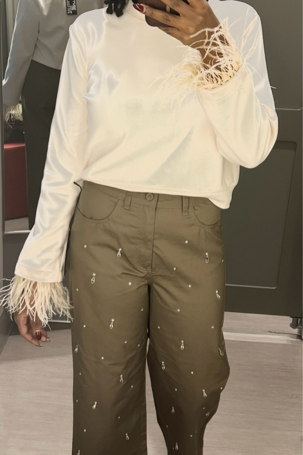 Embellished set is live!
Wearing a size 8 in bottoms (pants have no stretch)
Got the top in a Small
 
#futurecollective

#LTKSaleAlert