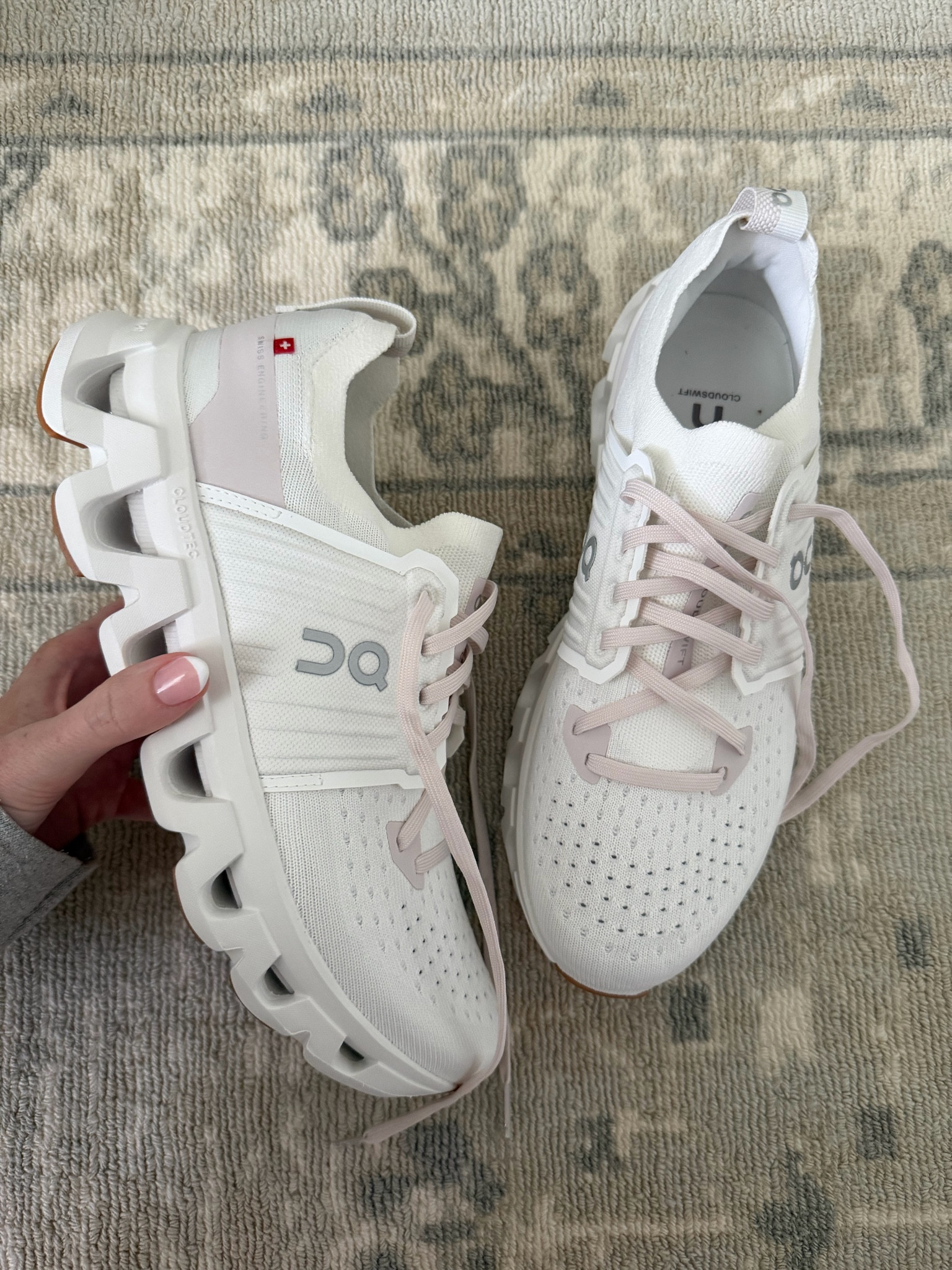 Bought some new ON sneakers and they so cute but I need to switch them out for a half size down. I ordered a 9.5 but need a 9 in this style. Sometimes I’ve felt like their styles run a little smaller and narrow but these are more TTS