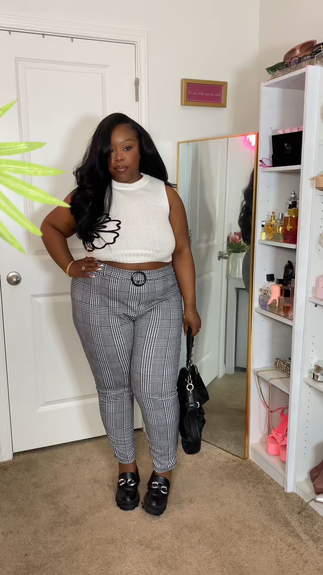 Casual classy outfit 🖤🤍

#LTKPlusSize #LTKMidsize