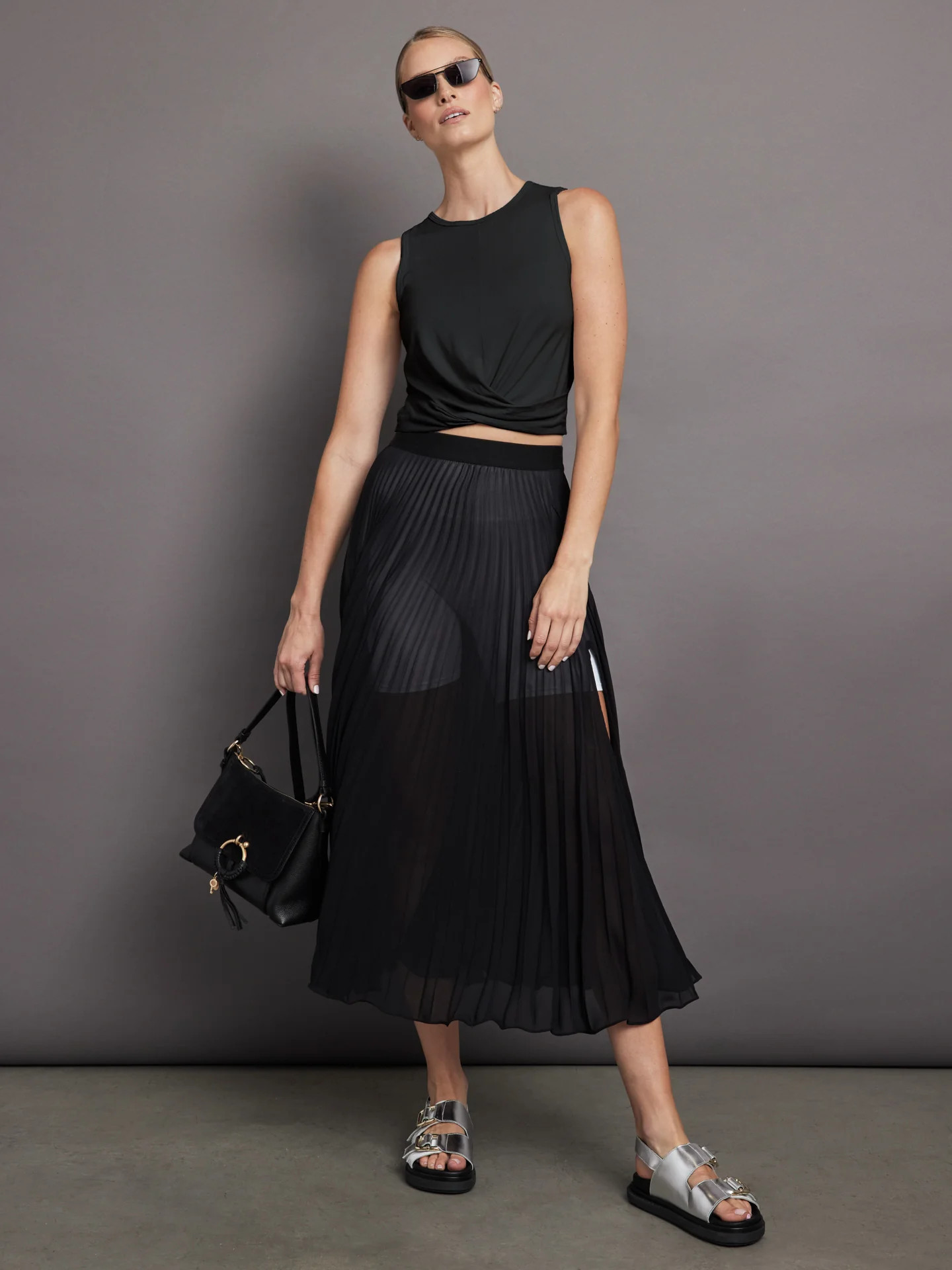 Front Twist Tank - Black | Carbon38