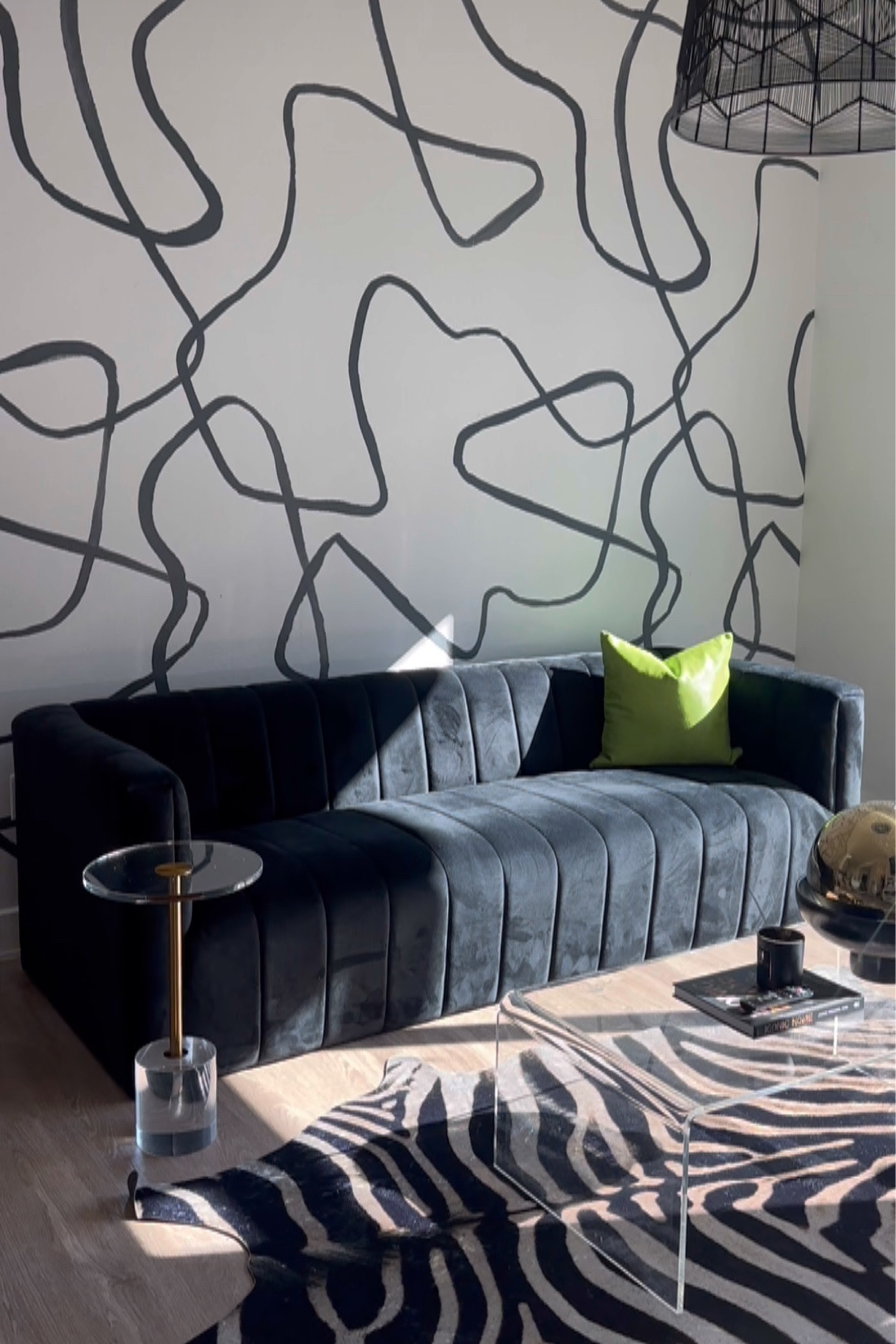 Designed my own space🖤✨🏡

#LTKhome #LTKbeauty