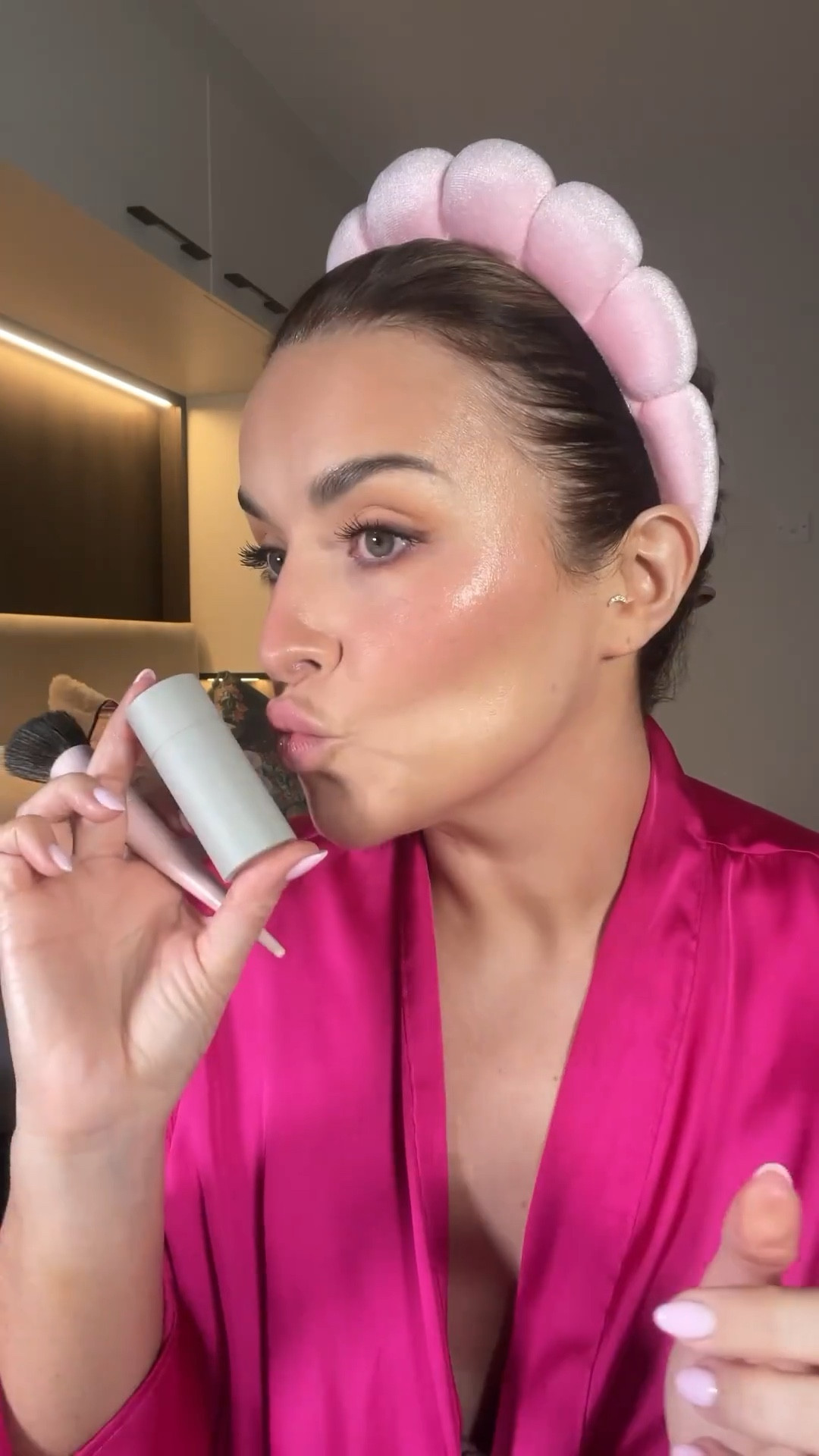 #GRWM to go…Wedding Dress Shopping! 💍🥰

I filmed this yesterday at 6am and lasted all day (bar a little issue with the Makeup by Mario palette - I was trialing it out but wouldn’t recommend for longevity 👎🏻) Everything else was fab though 🥰Products listed in the top pinned comment 🤍 
.
.
.
#weddinglook #weddingmakeup #bridalmakeup #bridalmakeuplook #enhancedmakeup #bridetobe #howtobeauty

#LTKbeauty #LTKwedding