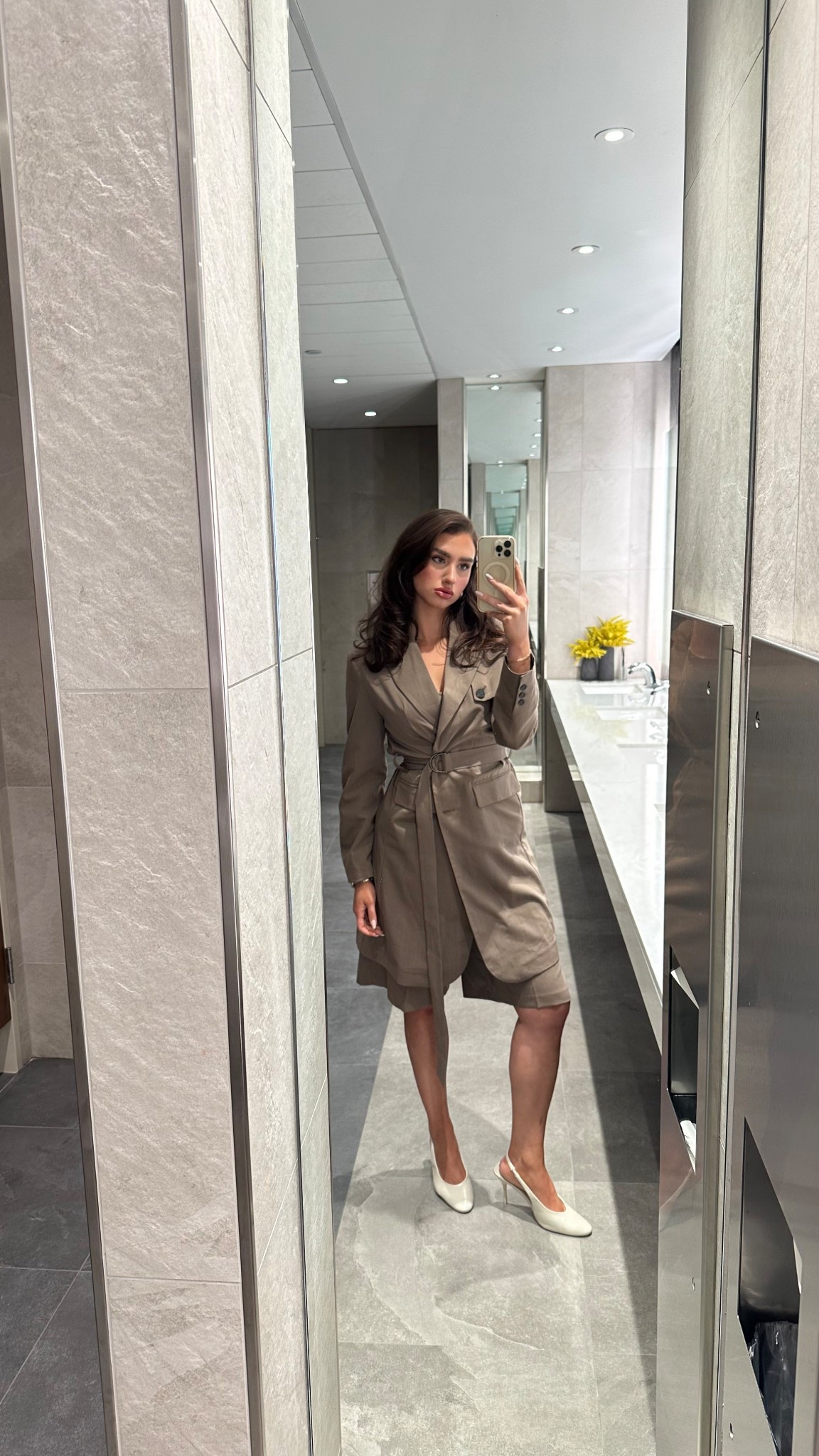 Brown suit. Giving a pretty woman vibe. Love! 

#LTKFindsUnder50 #LTKStyleTip #LTKWorkwear
