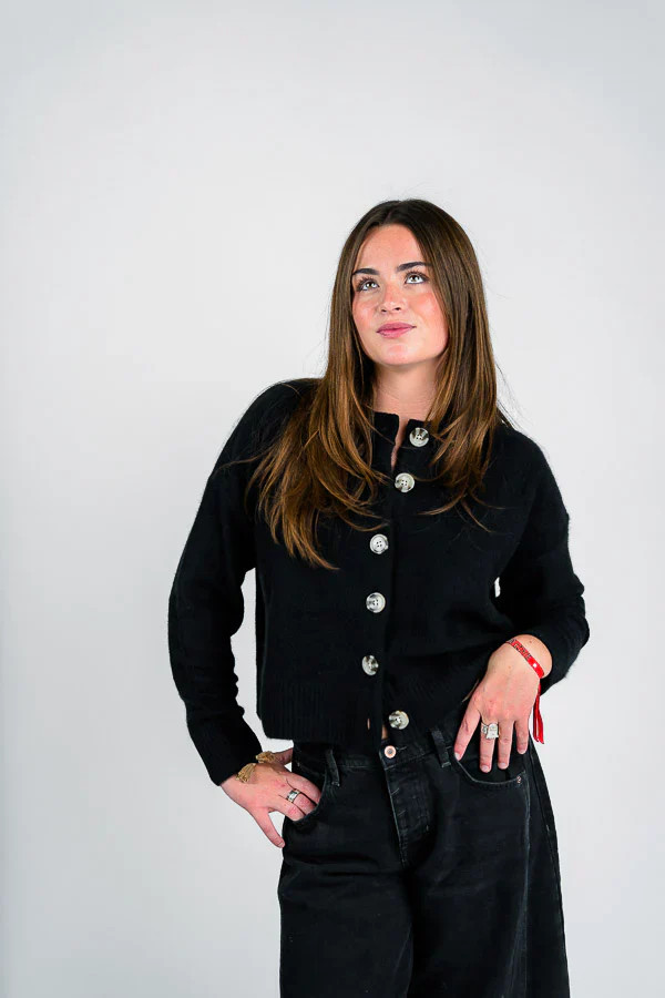 Archer Nina Cashmere  Crewneck Cardigan-Black | Ama La Vita