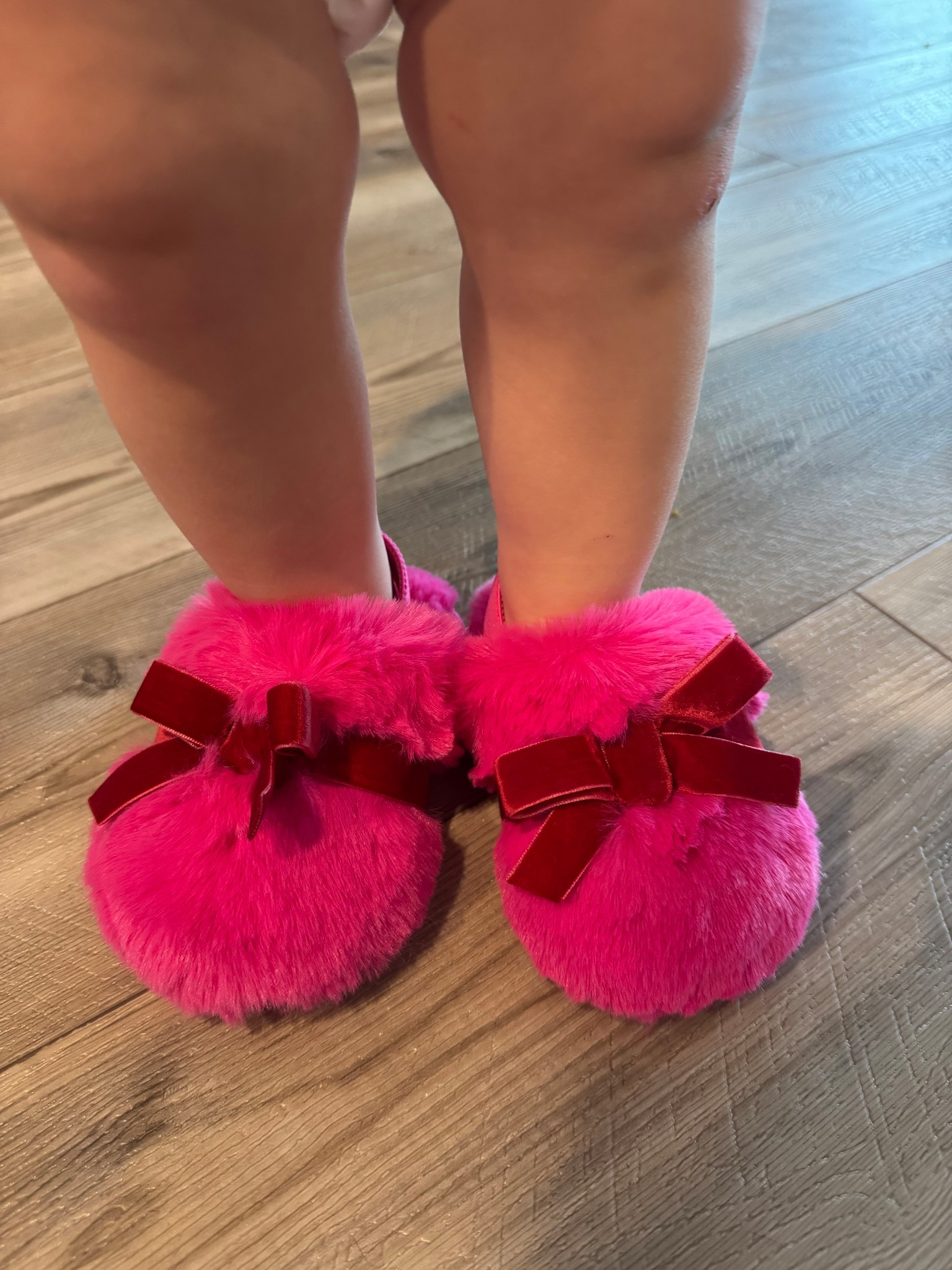 MOMMY + ME MATCHING SLIPPERS UNDER $10 AT TARGET 🎯 

Mommy and me, girl moms, mini me, target finds, target style, target deals, toddler slippers, mom style



#LTKHoliday #LTKSeasonal #LTKKids