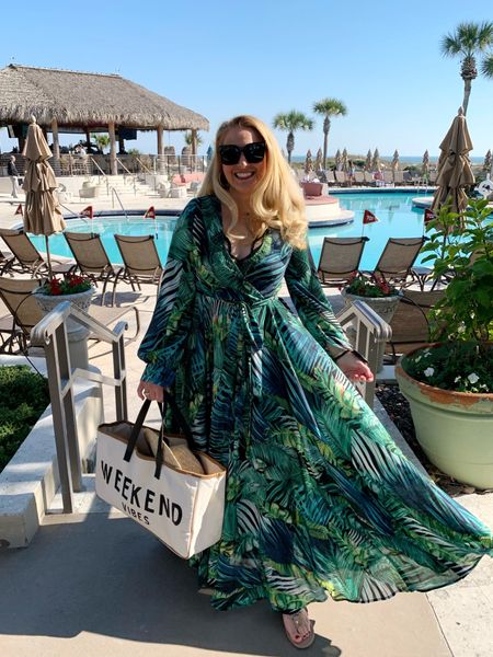Amazon fashion, vacay style, maxi dress, beach bag

Wearing a large. Fits true to size. It’s absolutely gorgeous. So much fabric and flowy!








#LTKswim #LTKtravel #LTKSeasonal